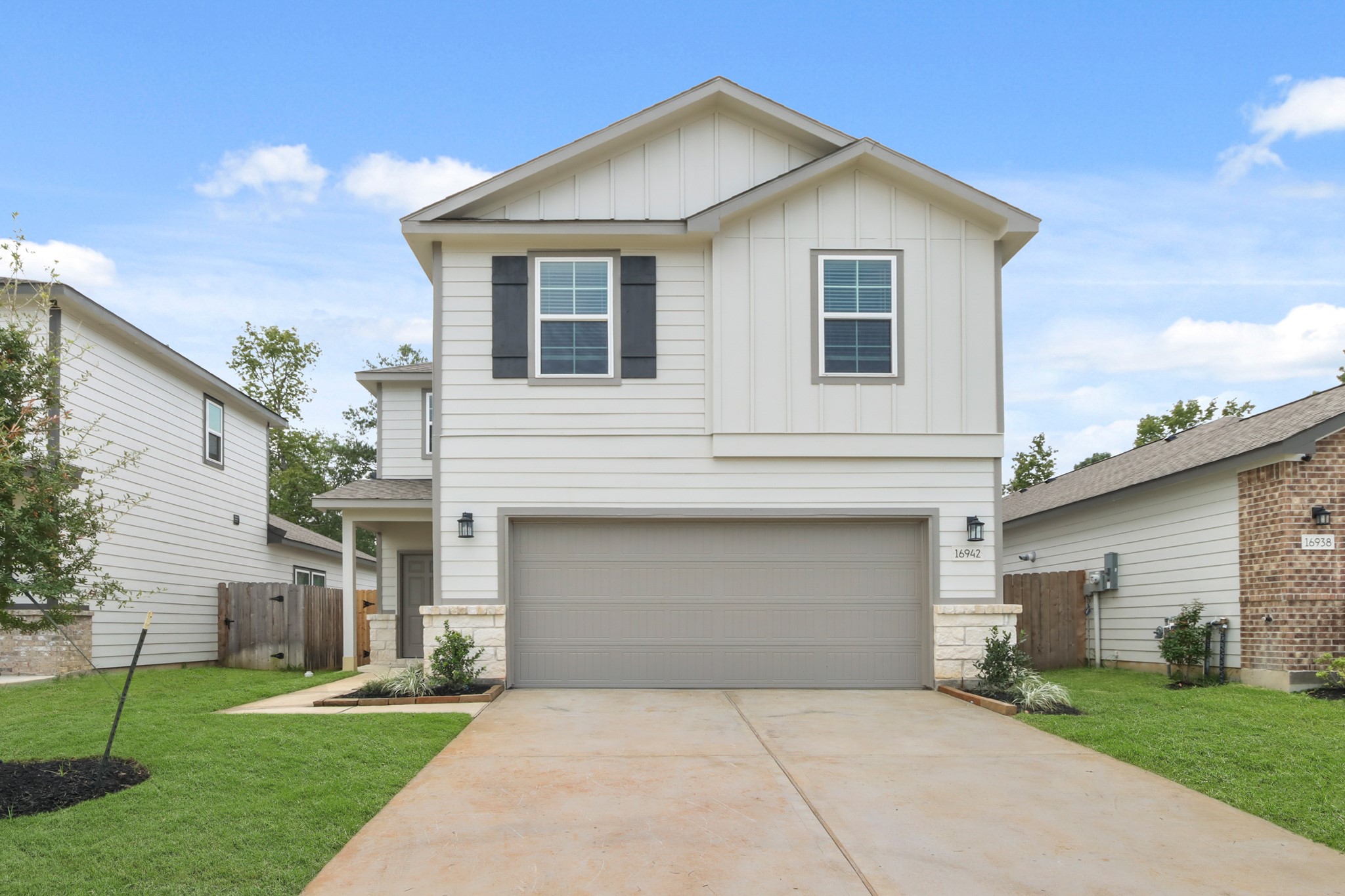 16942 Needlepoint Drive Property Photo 2