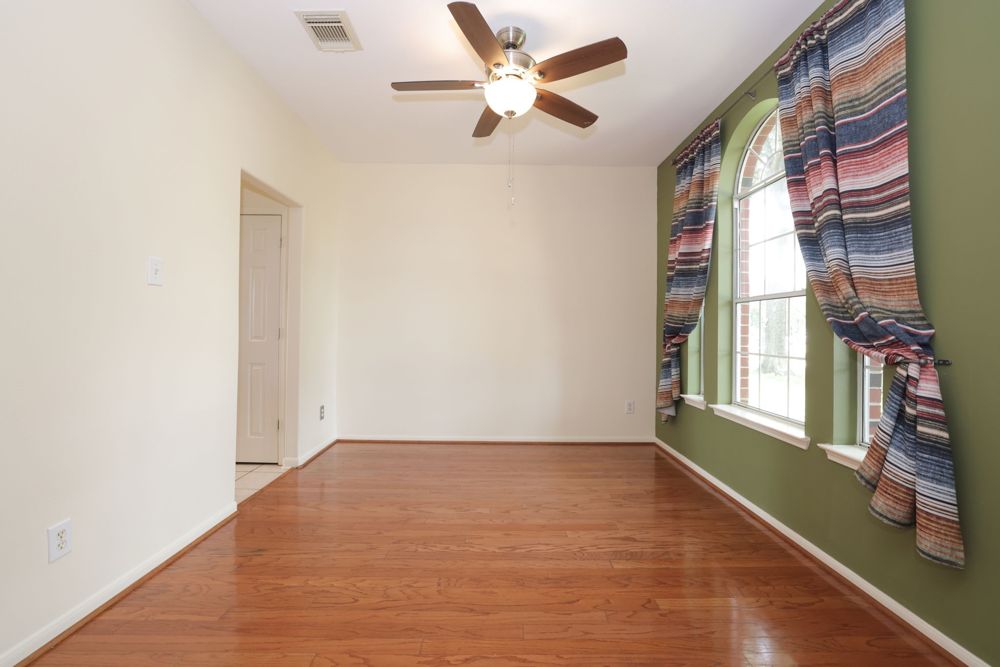 8823 Catawissa Drive Property Photo 6