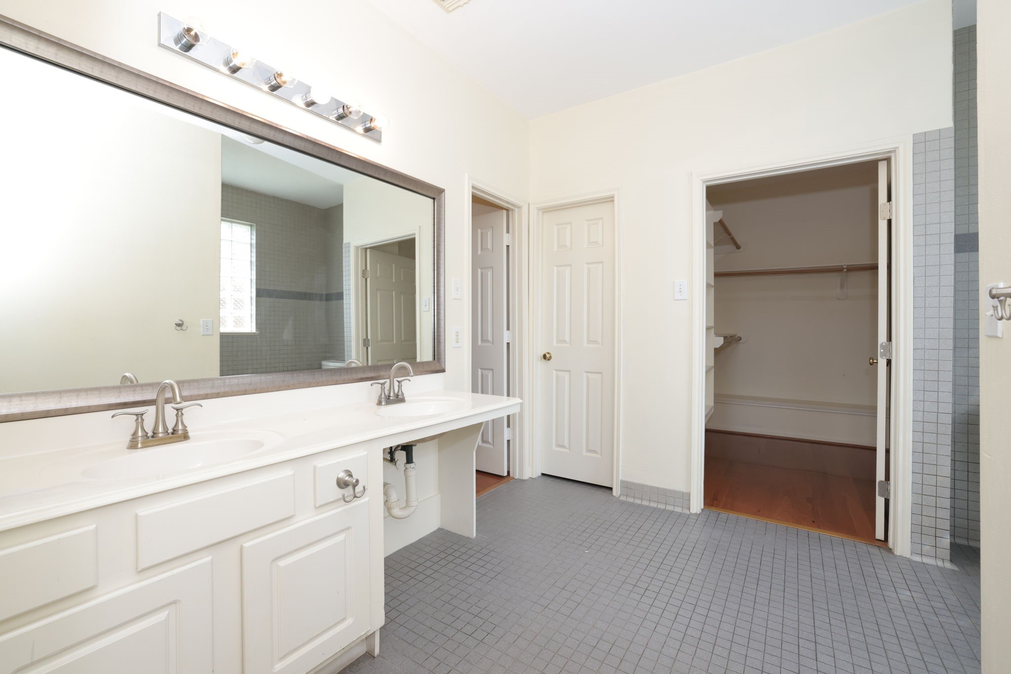 8823 Catawissa Drive Property Photo 23