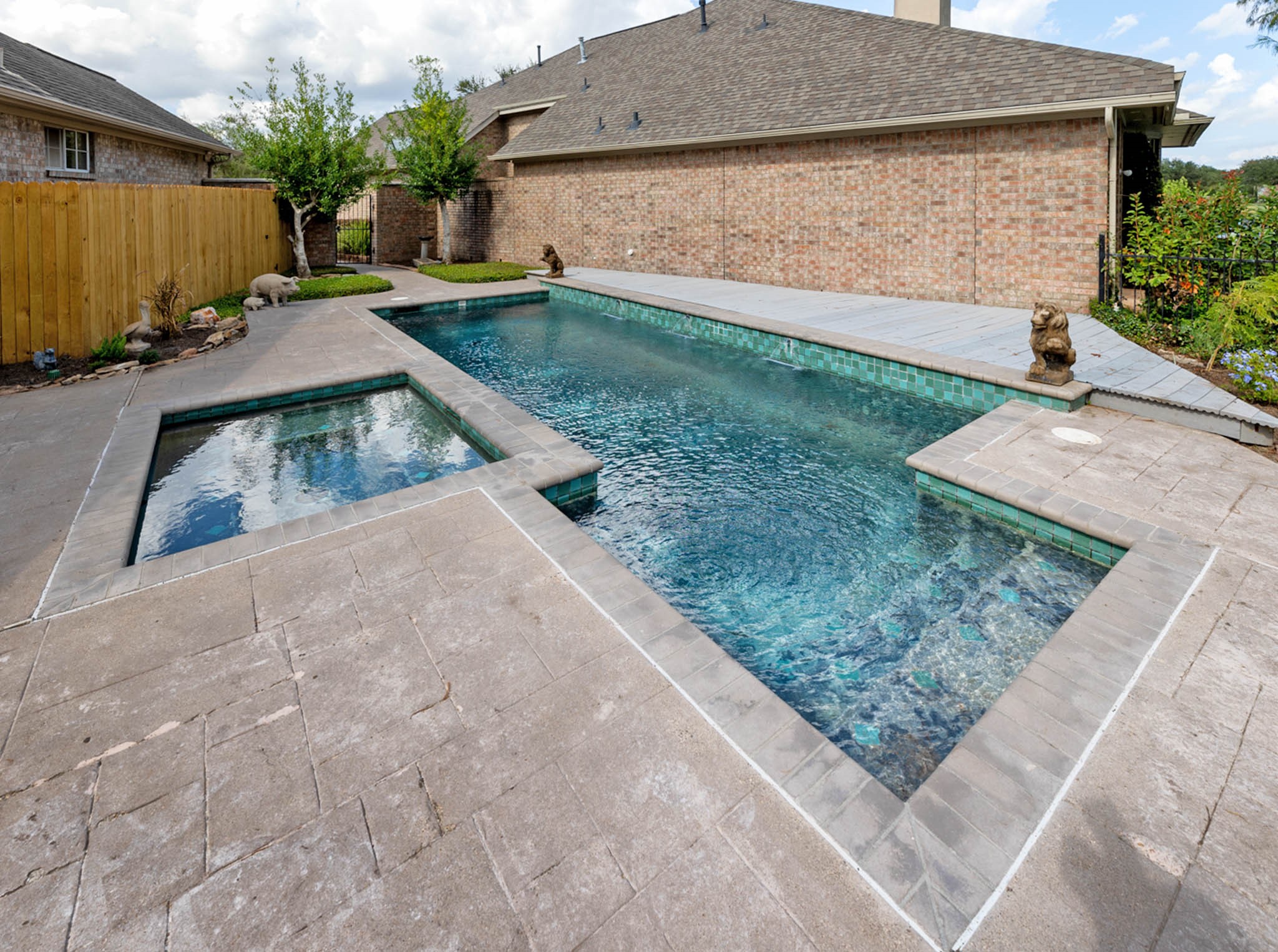 2435 Thorndon Park Court Property Photo 19