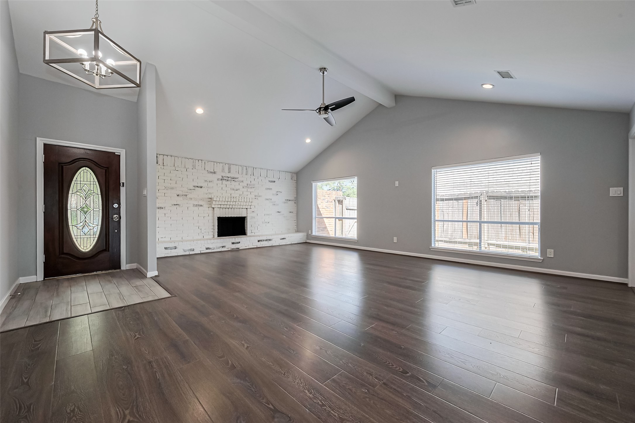 319 Gentilly Dr Property Photo 3