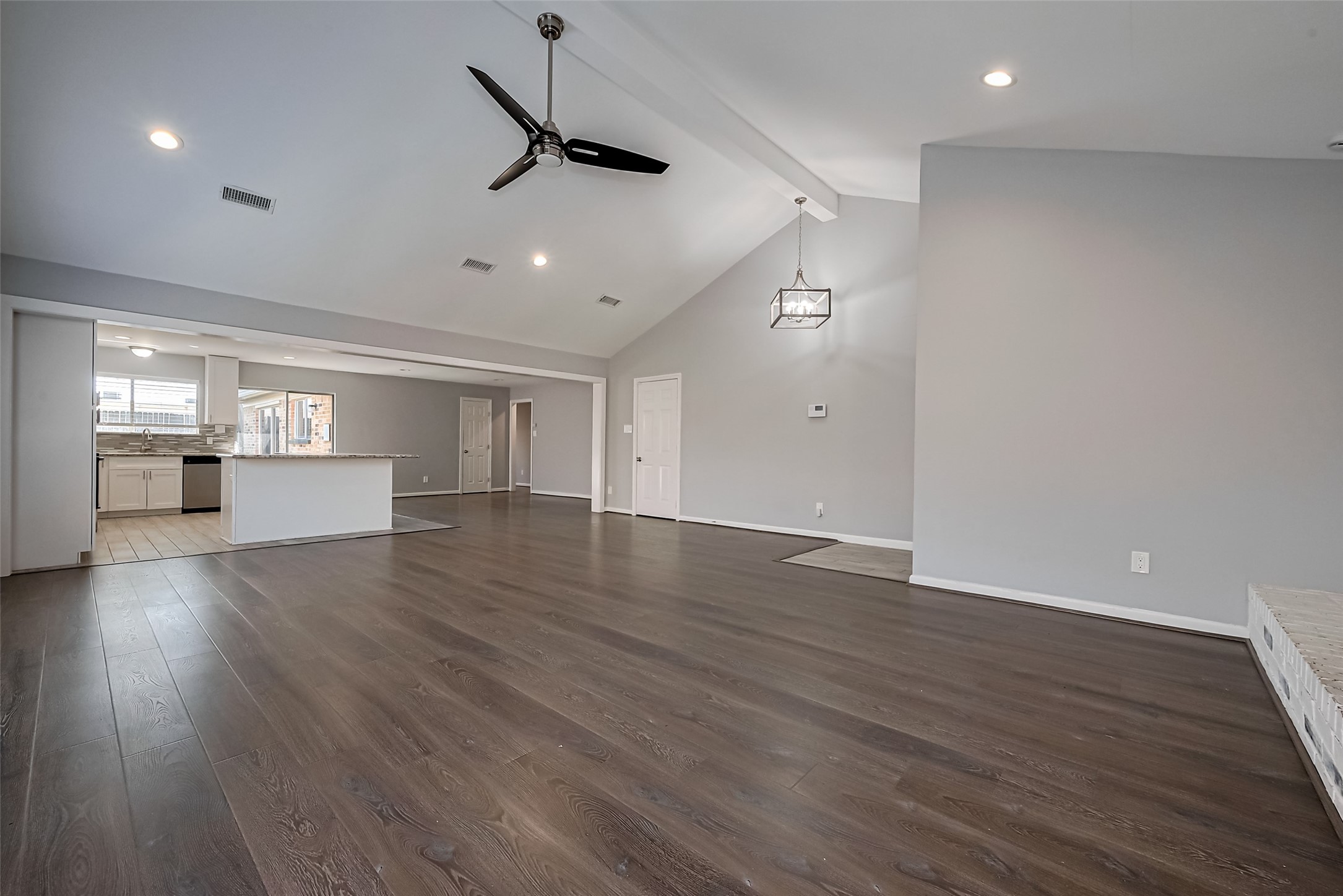 319 Gentilly Dr Property Photo 4