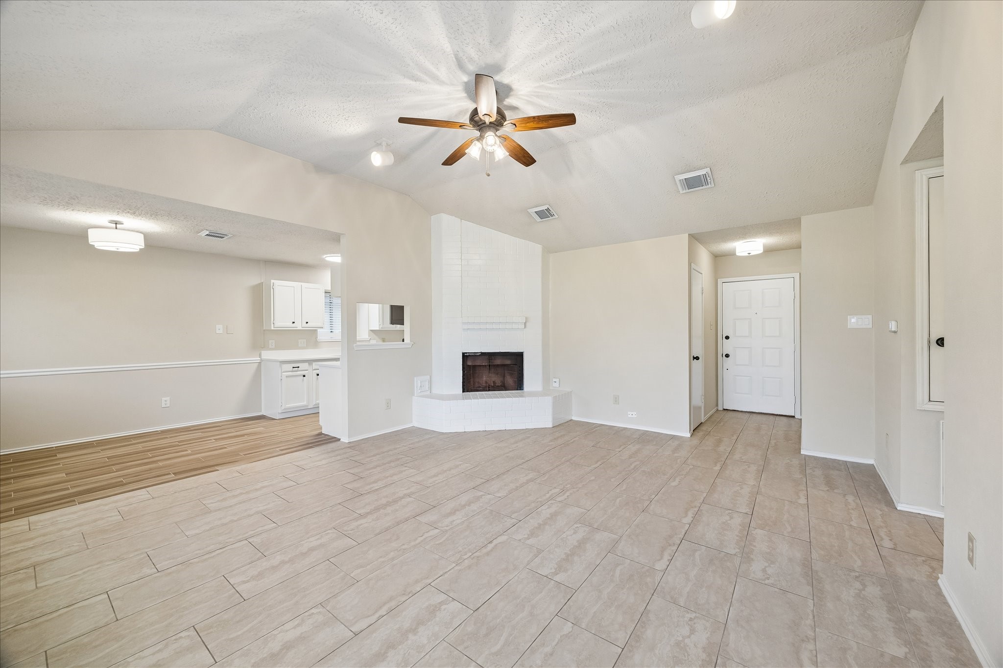 1113 Canyon Springs Drive Property Photo 4
