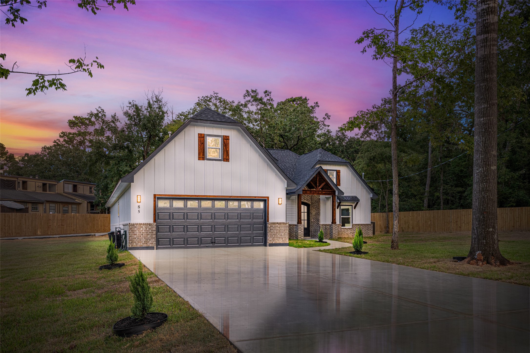 85 Lakeway Ct Court Property Photo 3