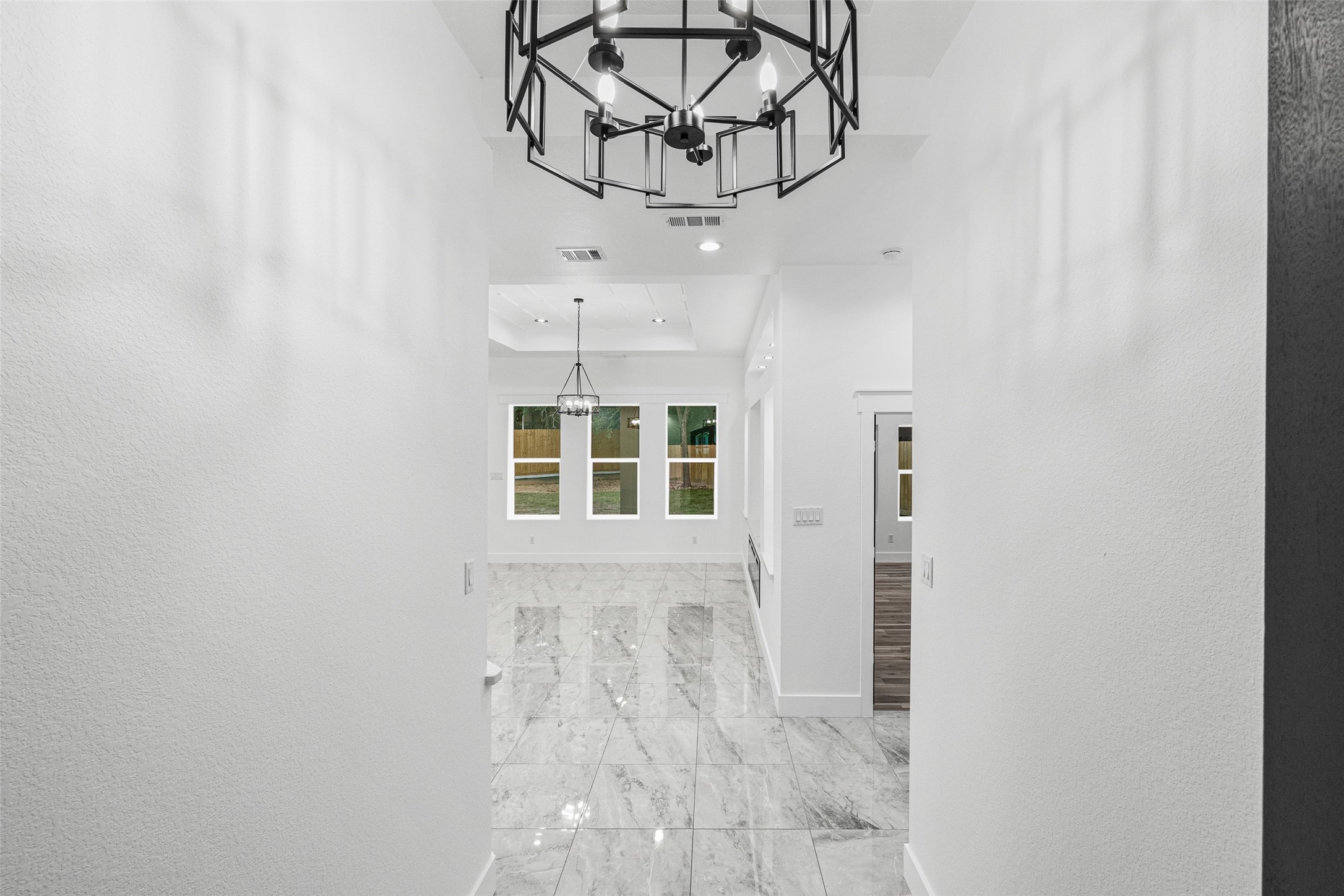 85 Lakeway Ct Court Property Photo 7