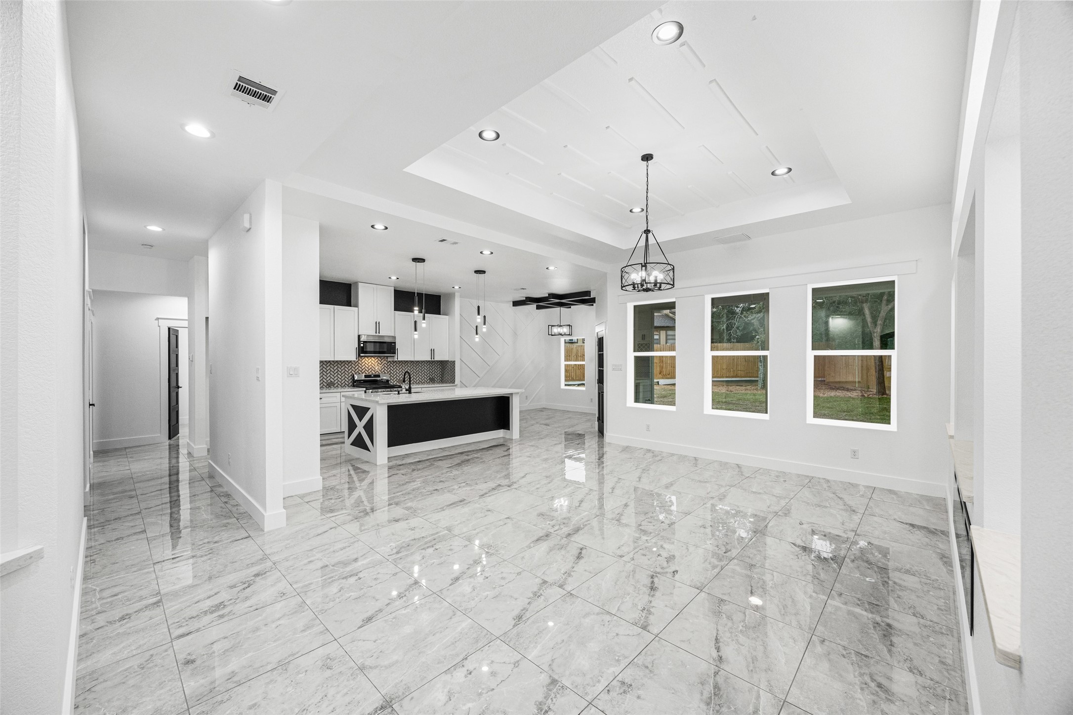 85 Lakeway Ct Court Property Photo 10