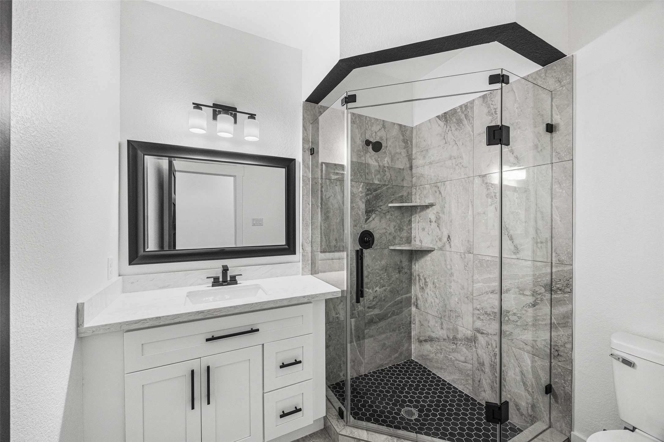 85 Lakeway Ct Court Property Photo 23