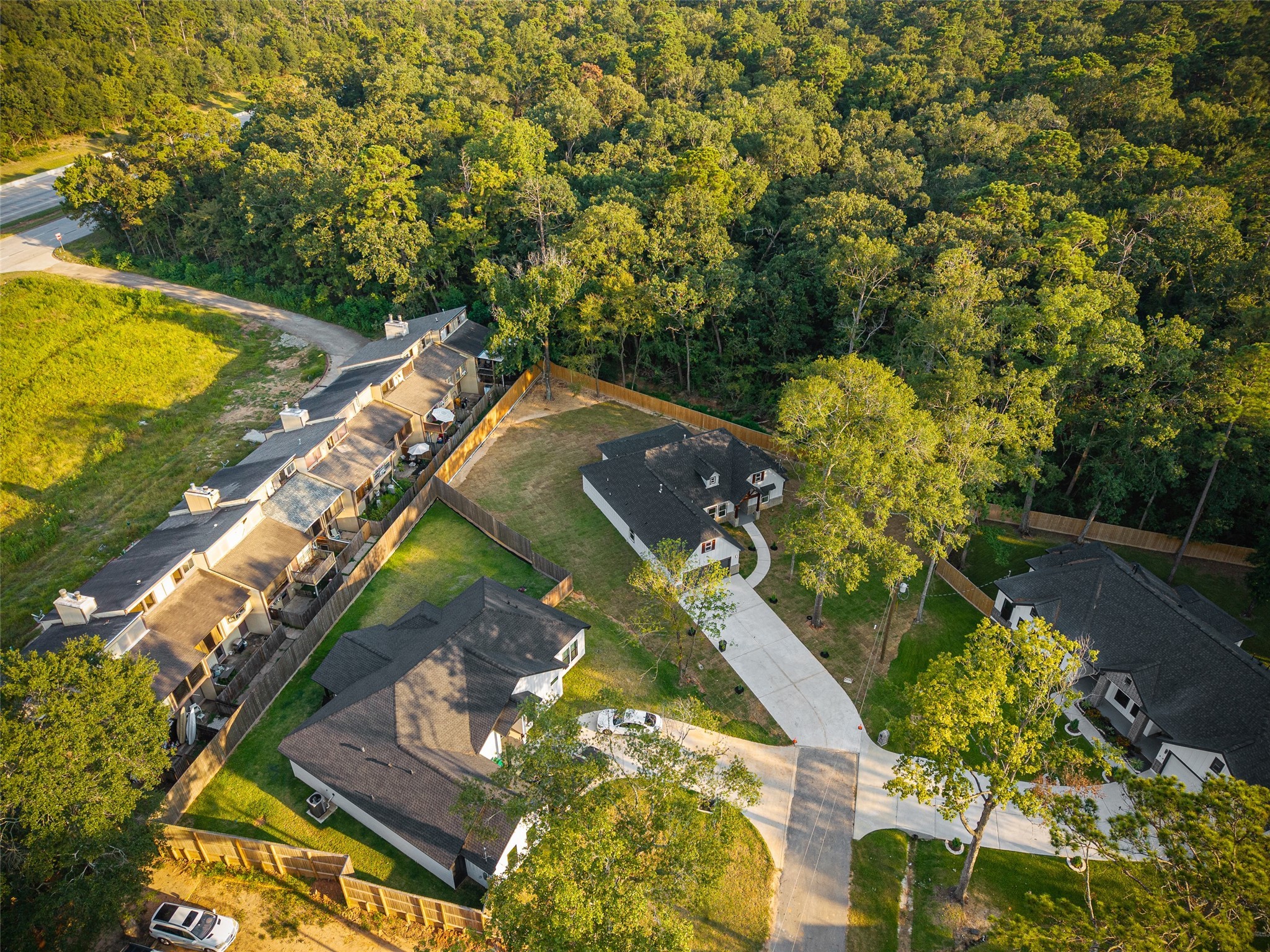 85 Lakeway Ct Court Property Photo 28