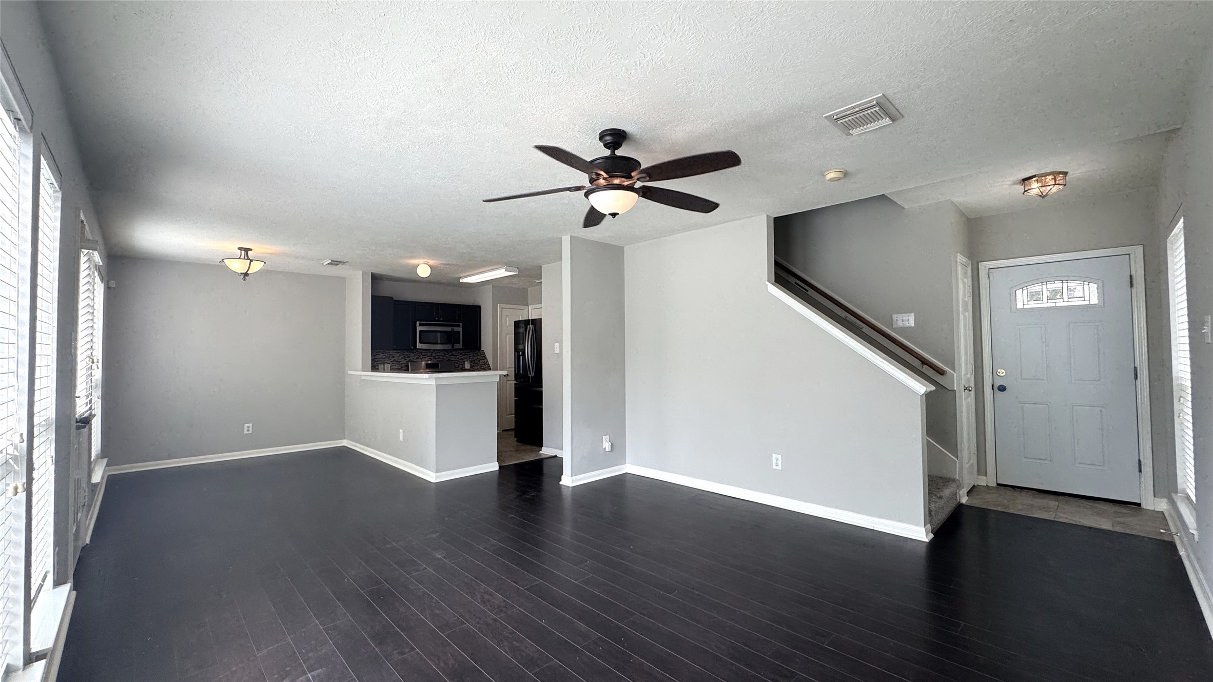 4243 Daisy Meadow Drive Property Photo 3