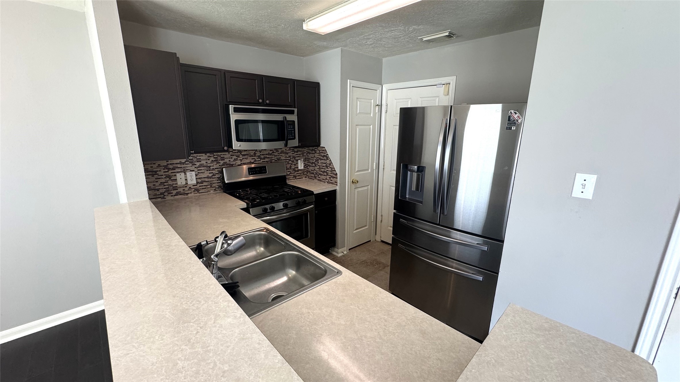 4243 Daisy Meadow Drive Property Photo 7