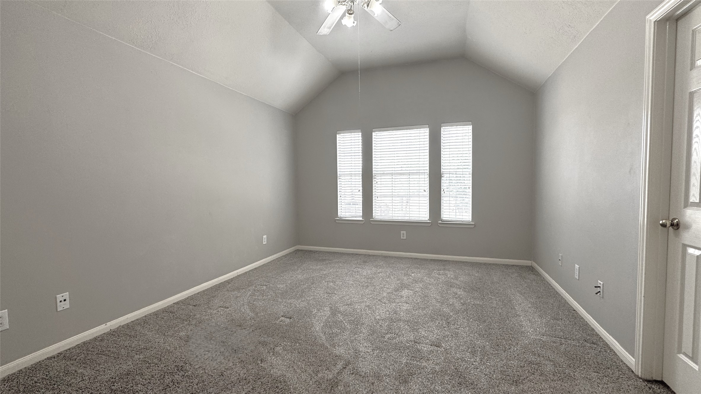 4243 Daisy Meadow Drive Property Photo 9