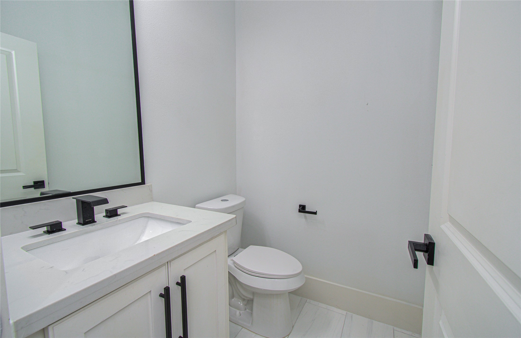 117 E 38th Street Property Photo 8