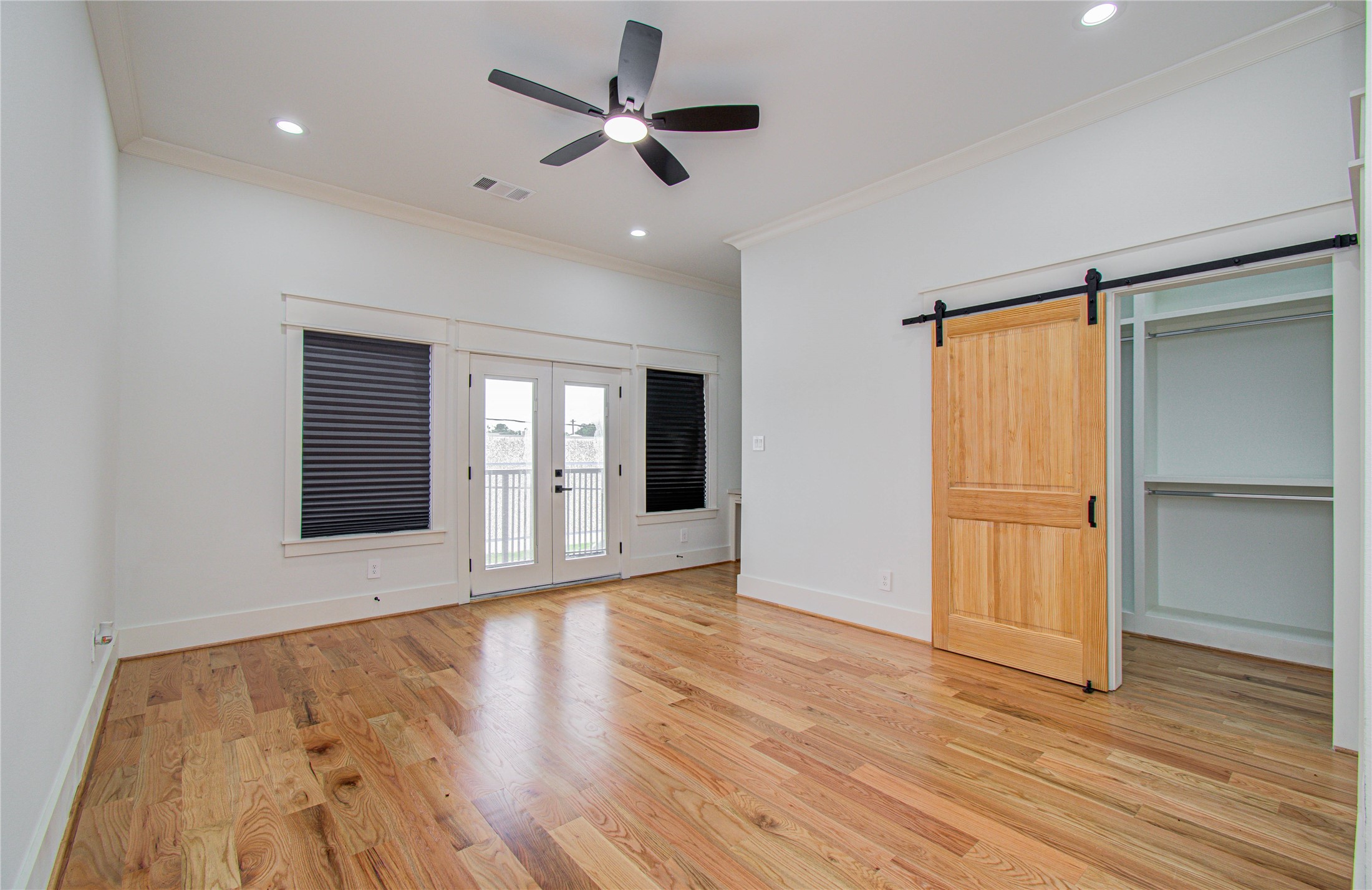117 E 38th Street Property Photo 17