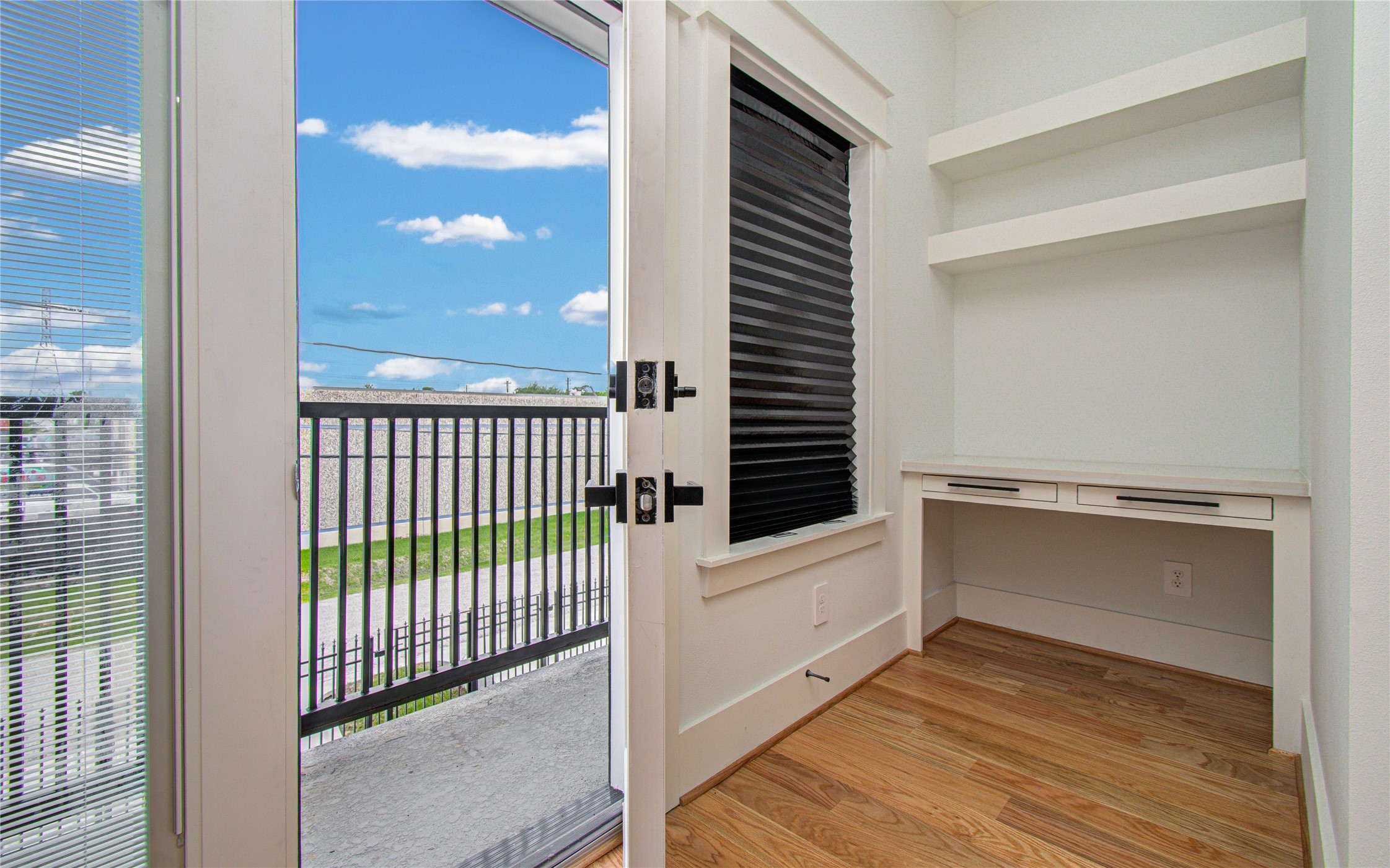 117 E 38th Street Property Photo 18