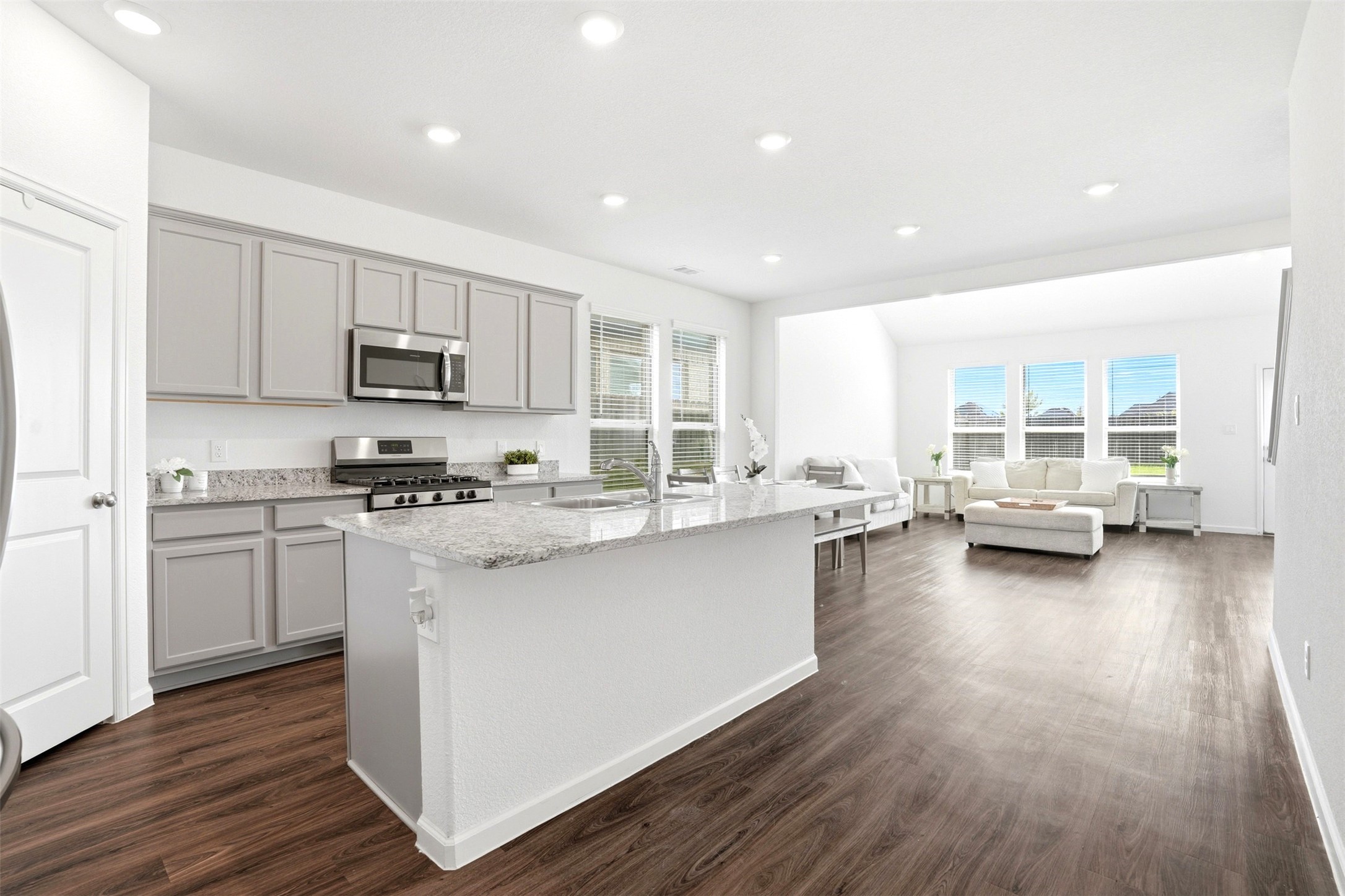 2723 Chestnut Oak Circle Property Photo 1