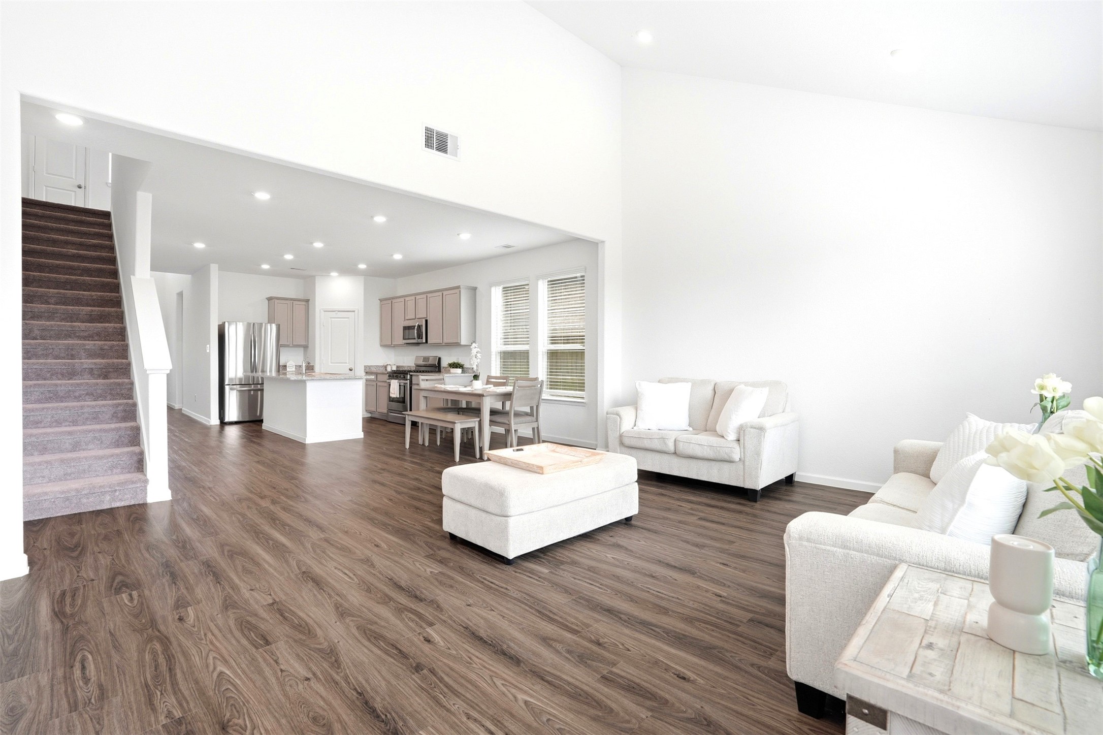 2723 Chestnut Oak Circle Property Photo 3