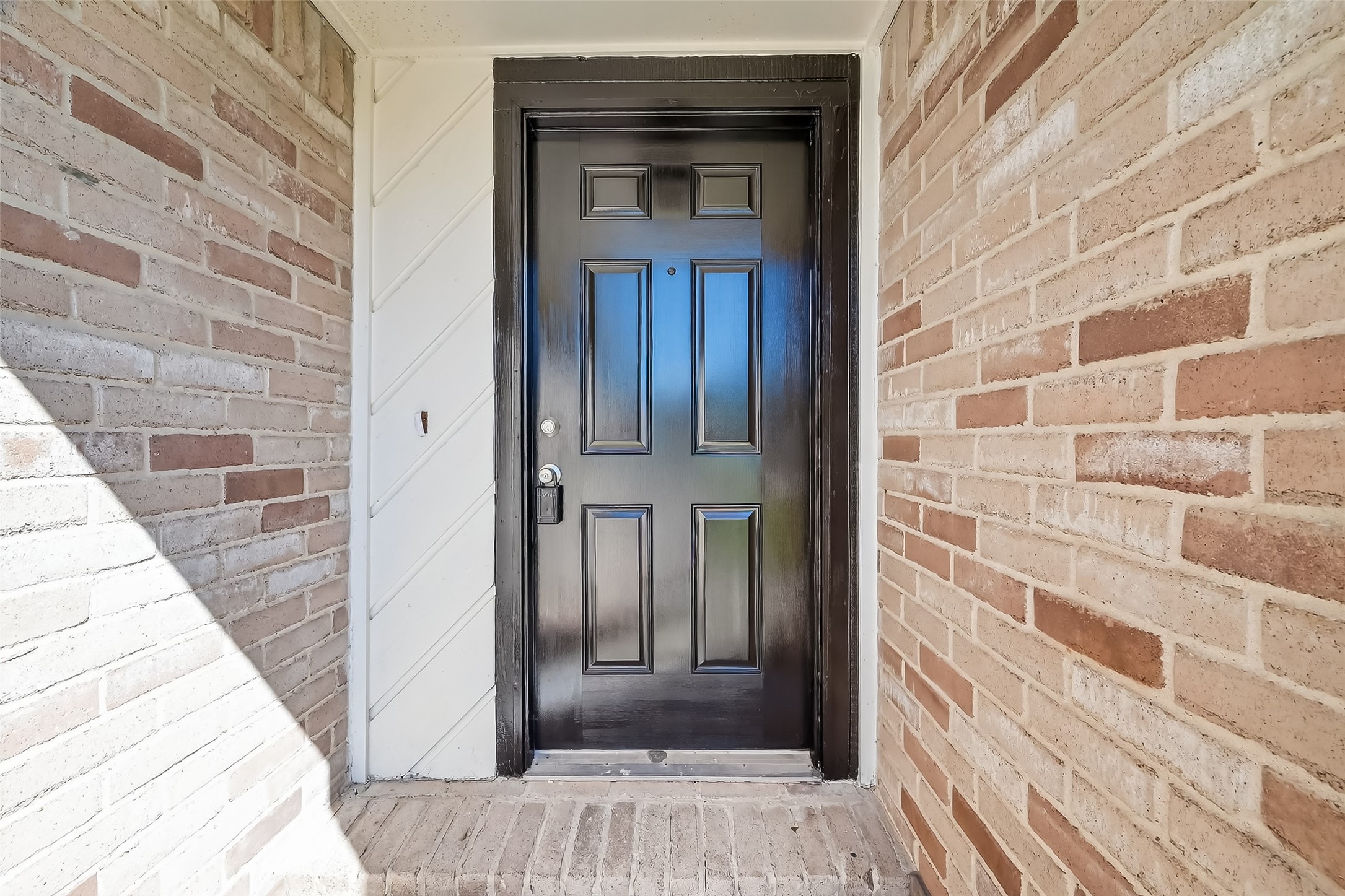 10603 Highland Woods Drive Property Photo 2