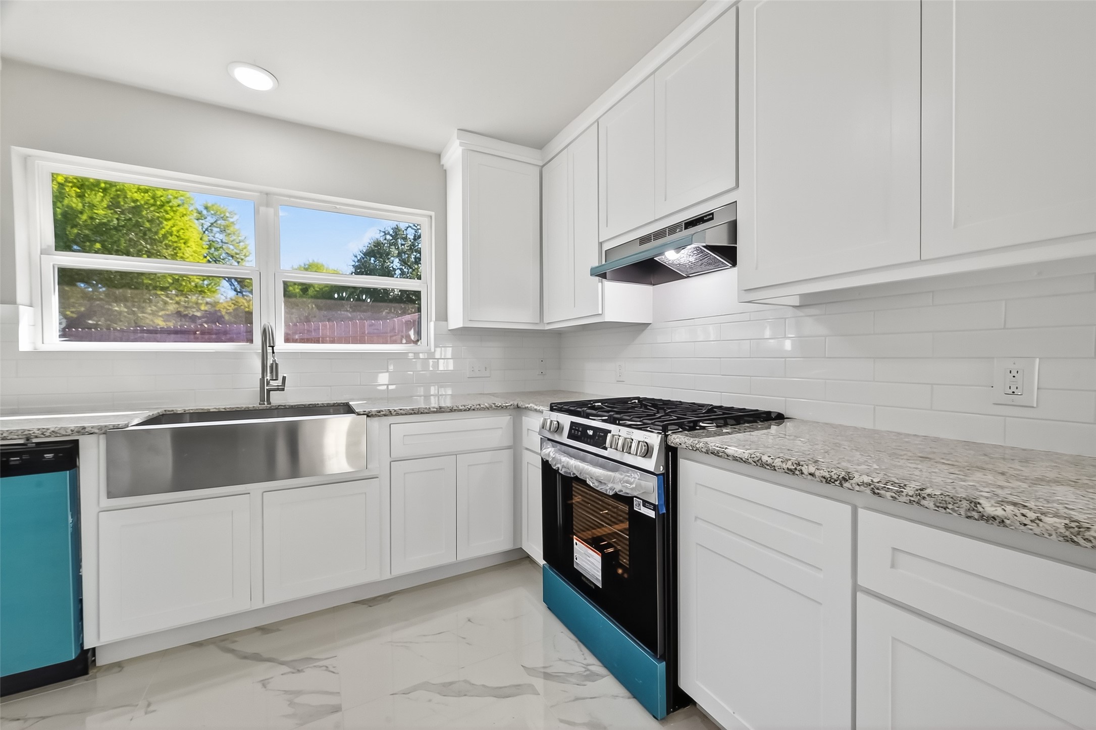 10603 Highland Woods Drive Property Photo 7