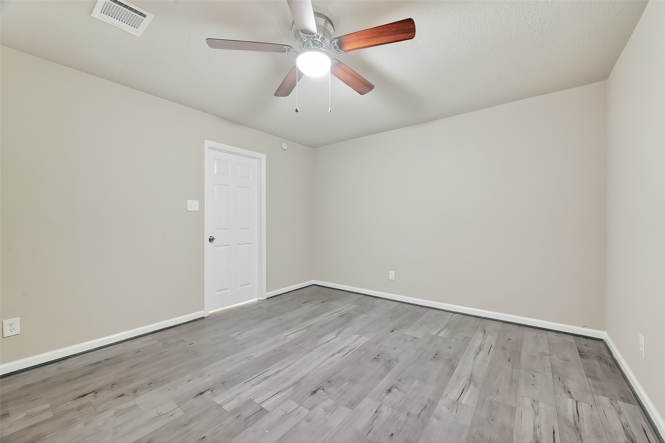 10603 Highland Woods Drive Property Photo 14