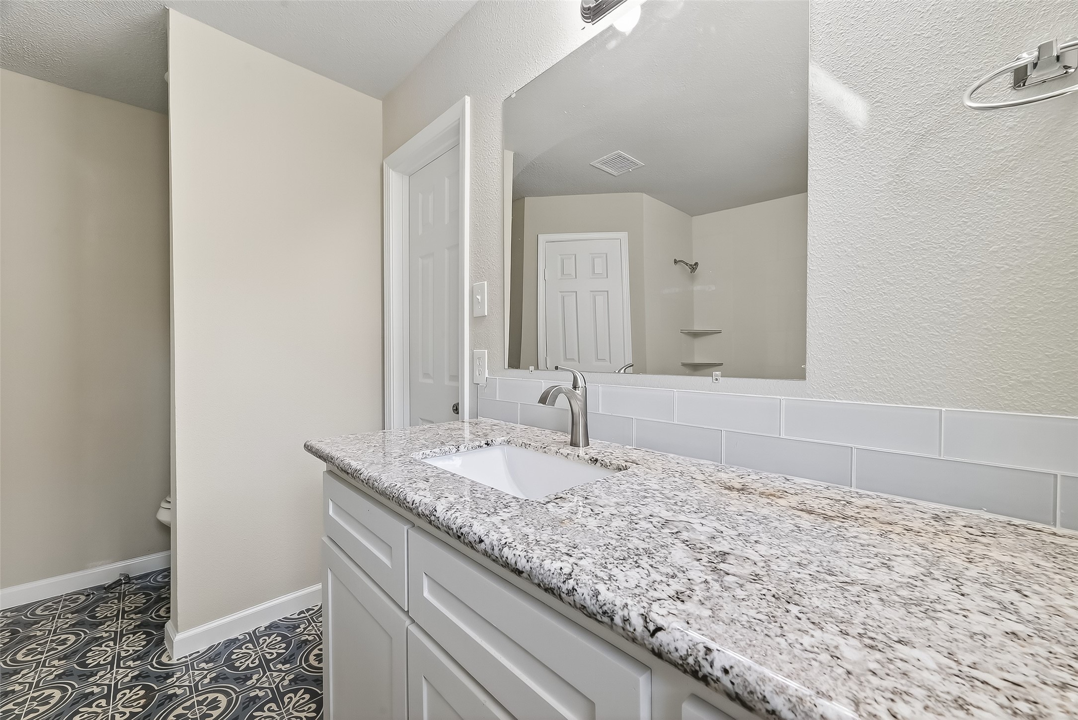 10603 Highland Woods Drive Property Photo 18