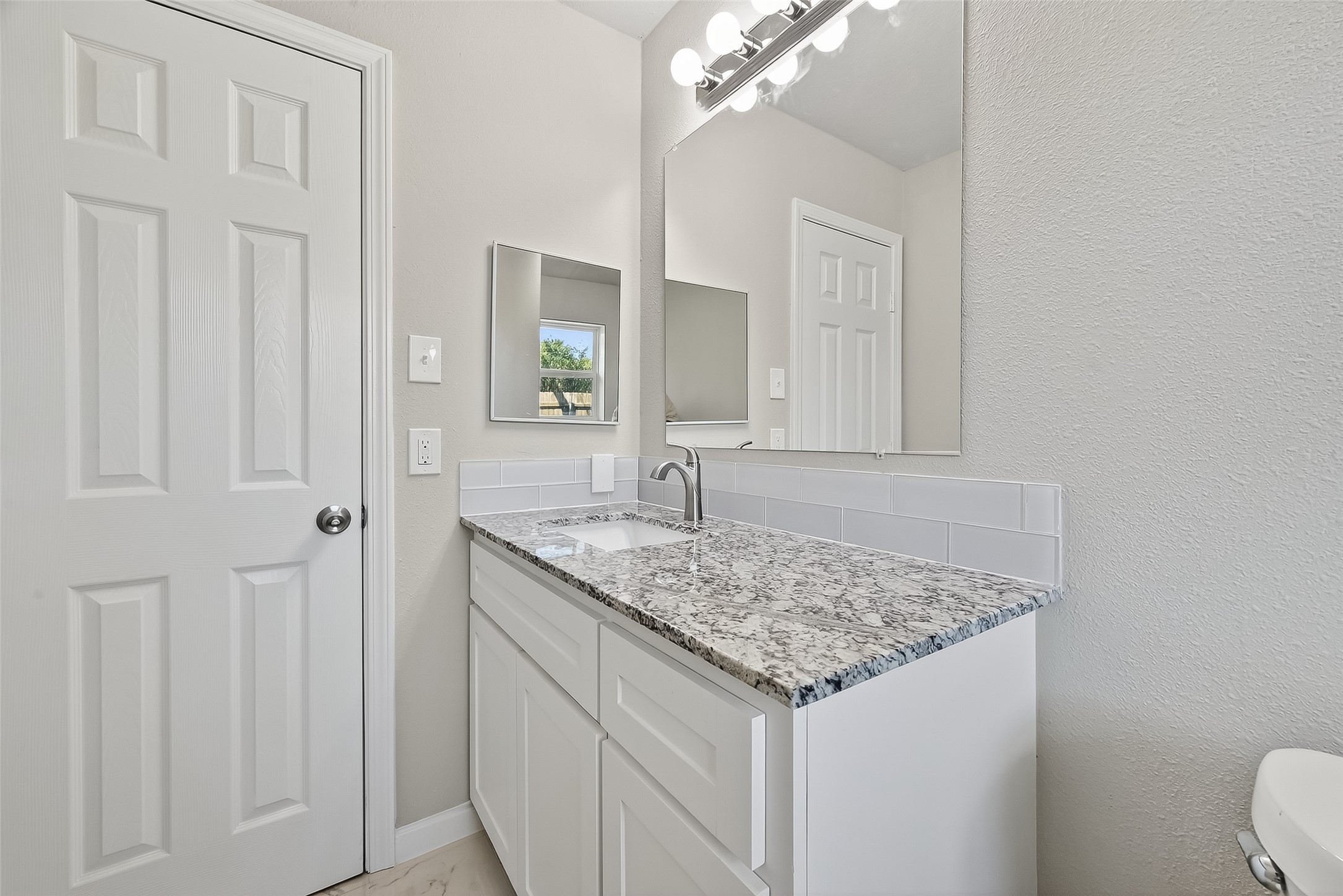 10603 Highland Woods Drive Property Photo 24