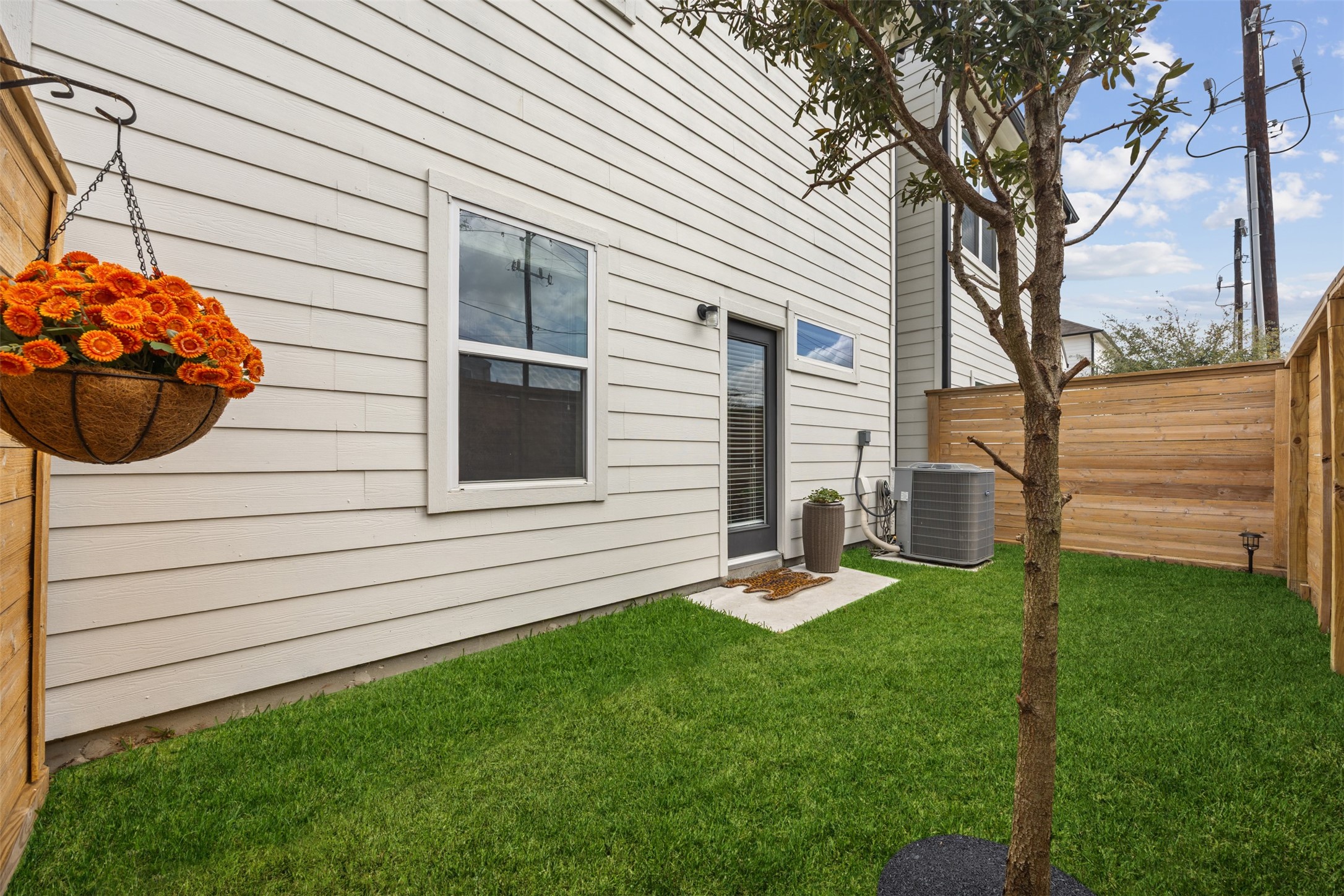 2323 Warhol Way Property Photo 28