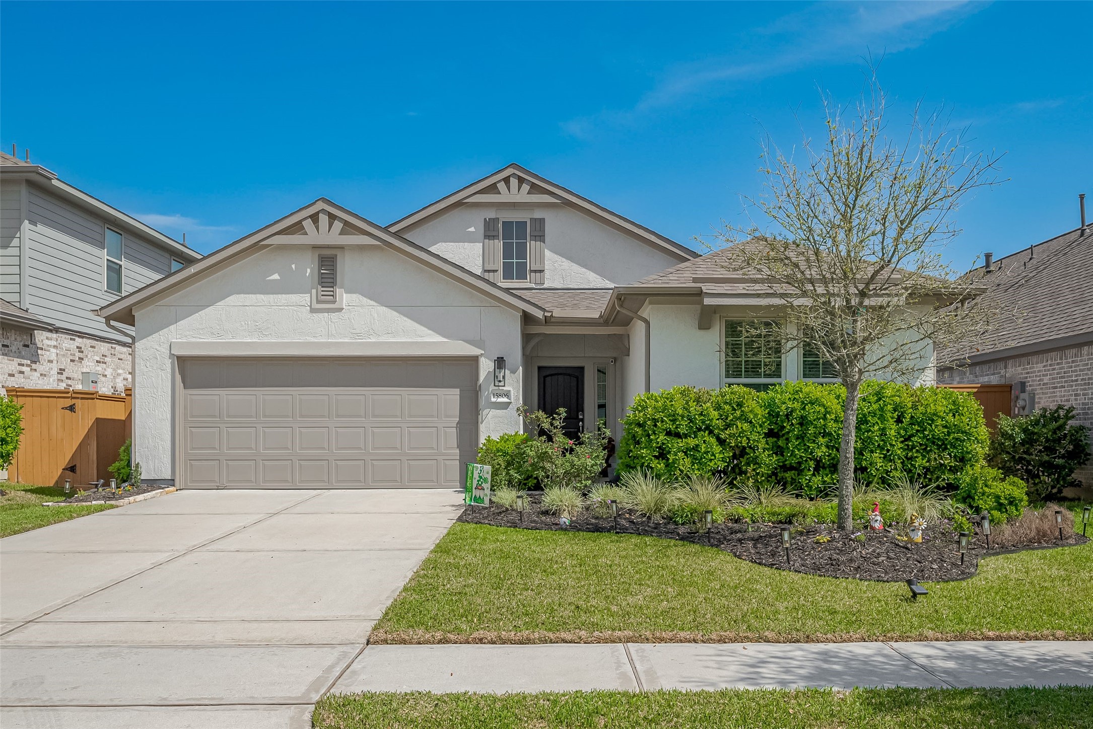 15806 Weston Ridge Drive Property Photo 1