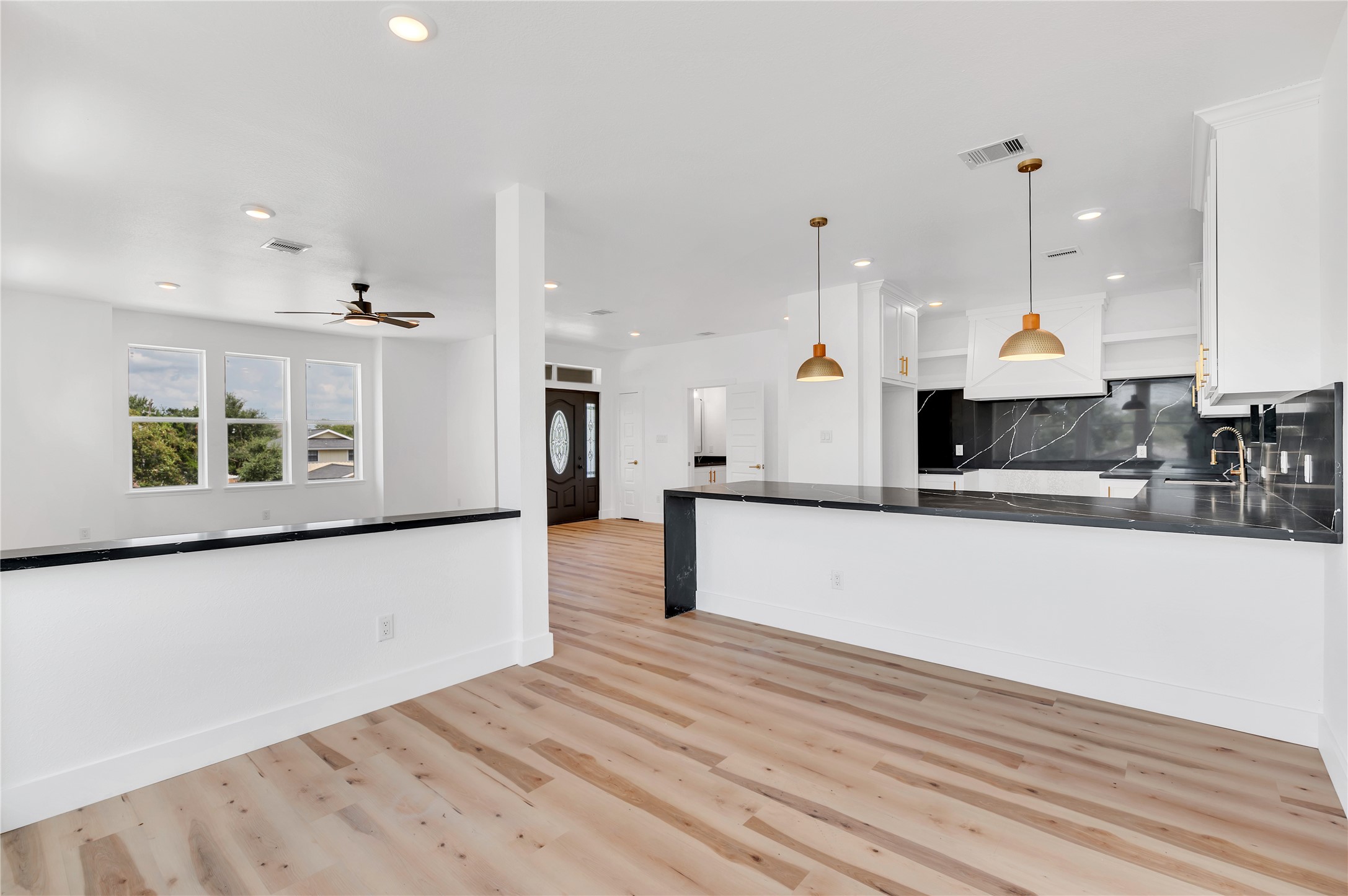 607 E Forest Avenue Property Photo 15