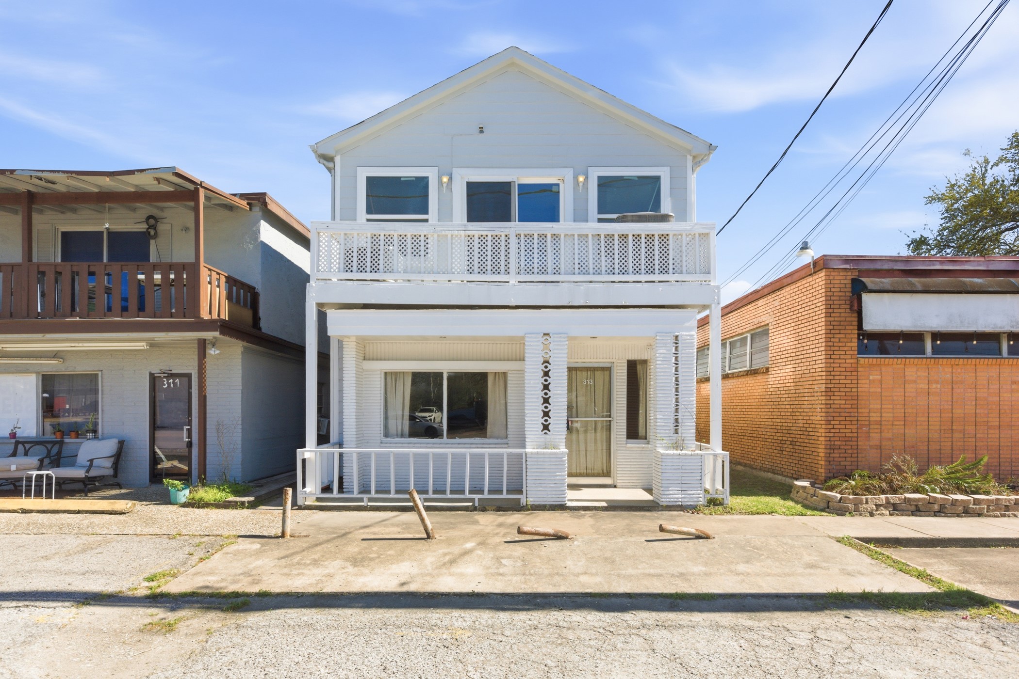 313 Grand Avenue Property Photo 5