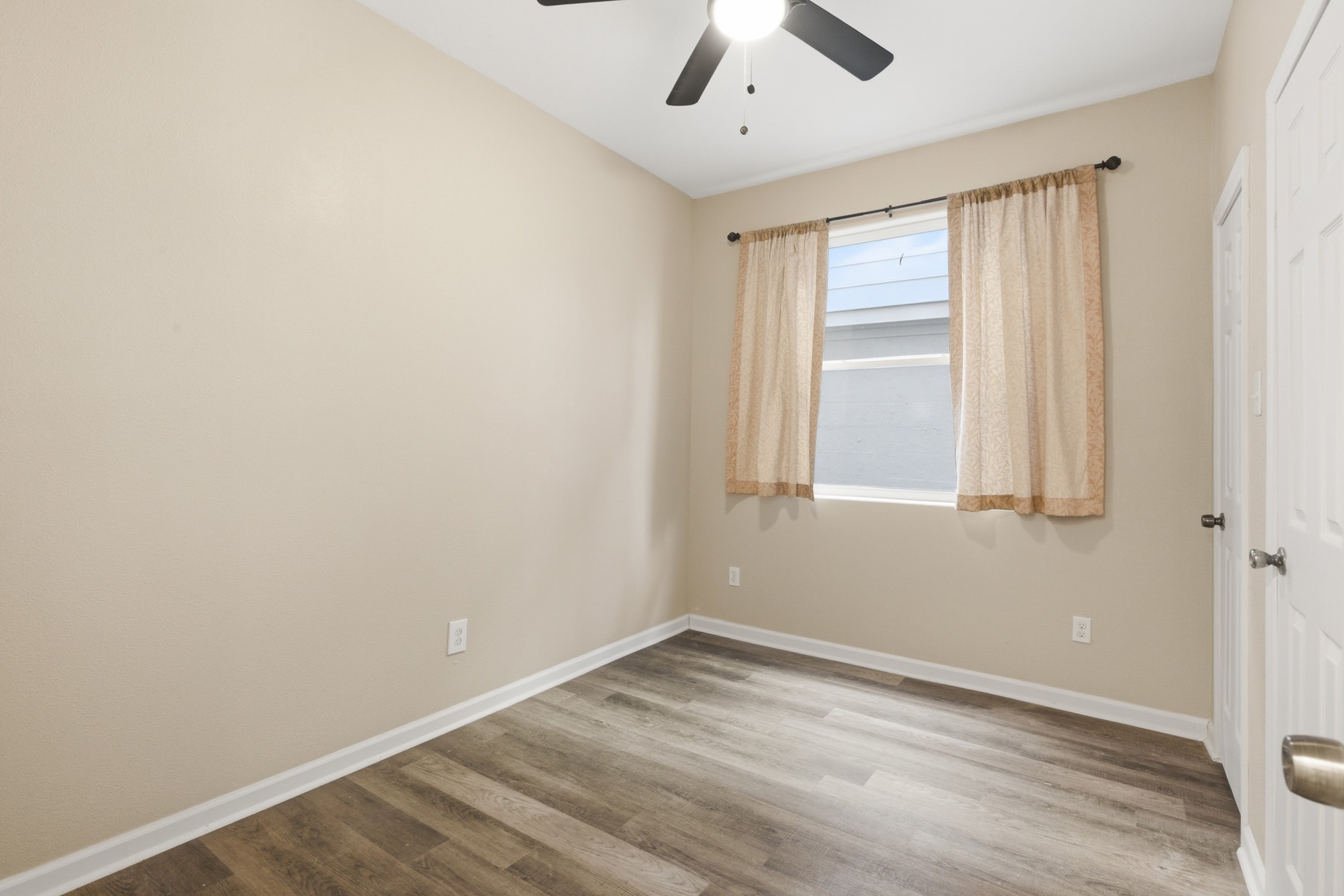 313 Grand Avenue Property Photo 14