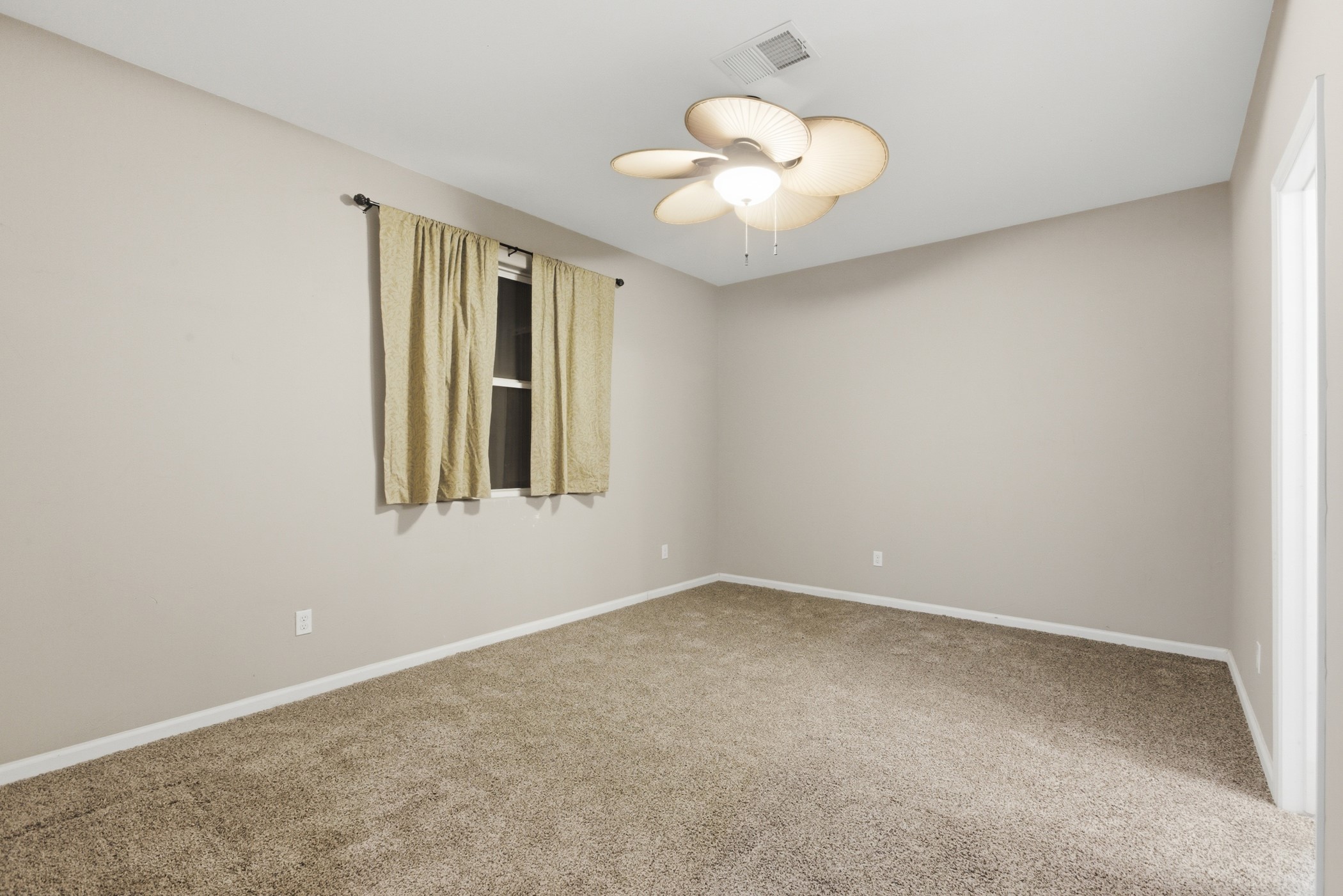 313 Grand Avenue Property Photo 19