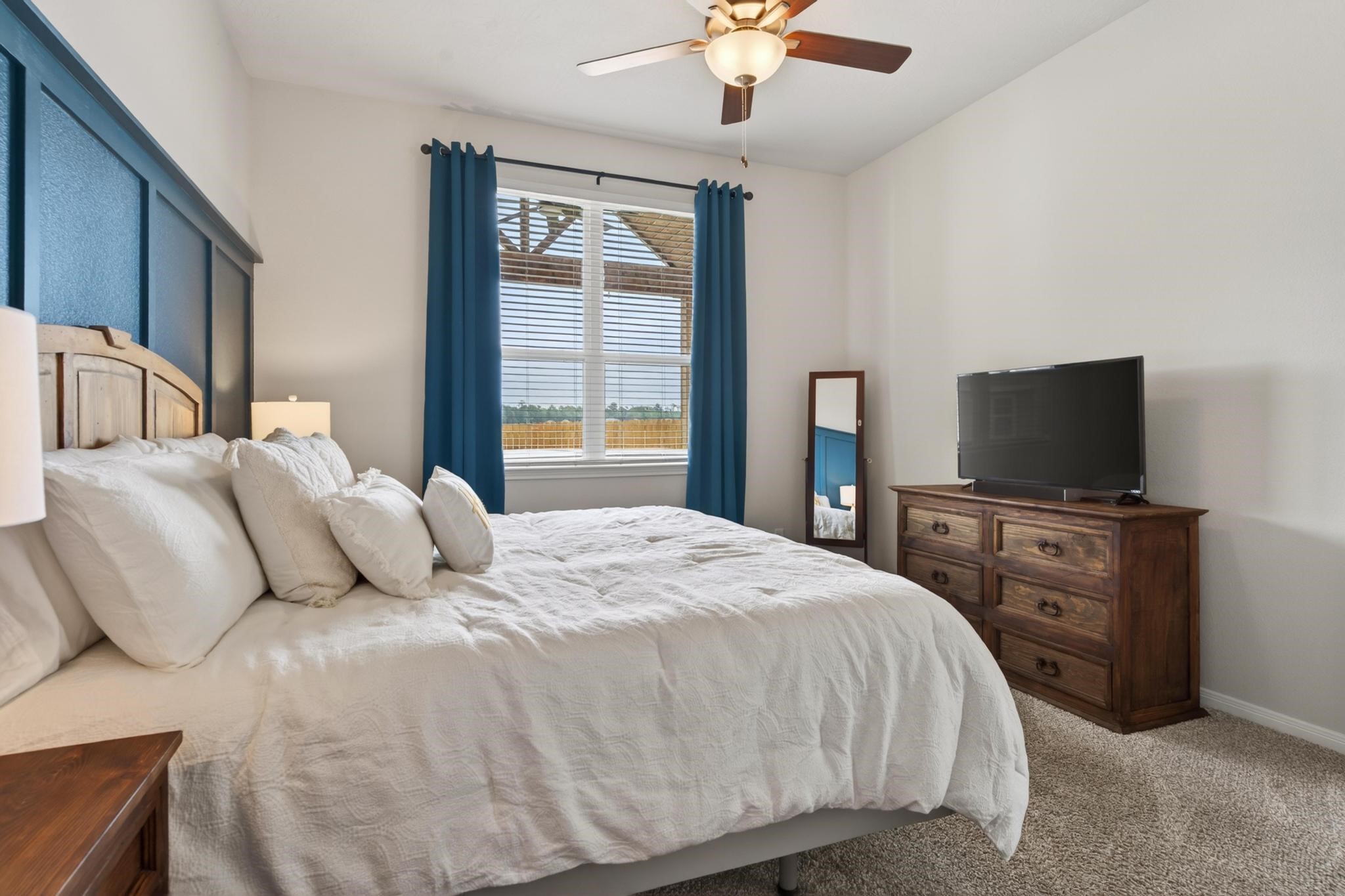 136 Worley Way Property Photo 25