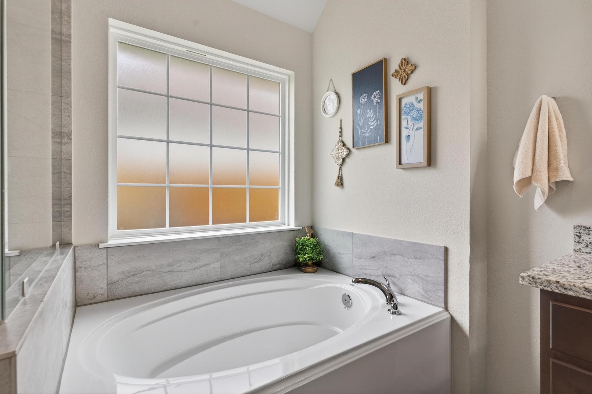 136 Worley Way Property Photo 31