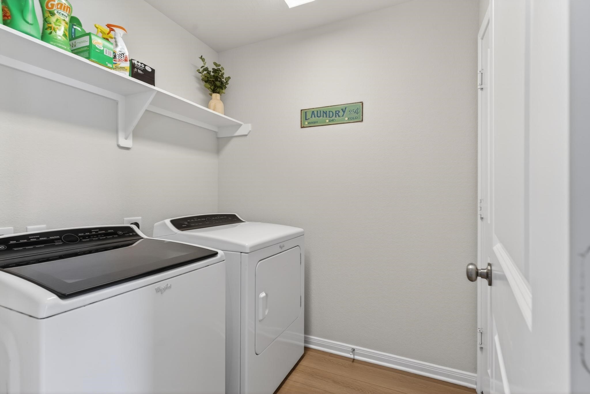136 Worley Way Property Photo 33
