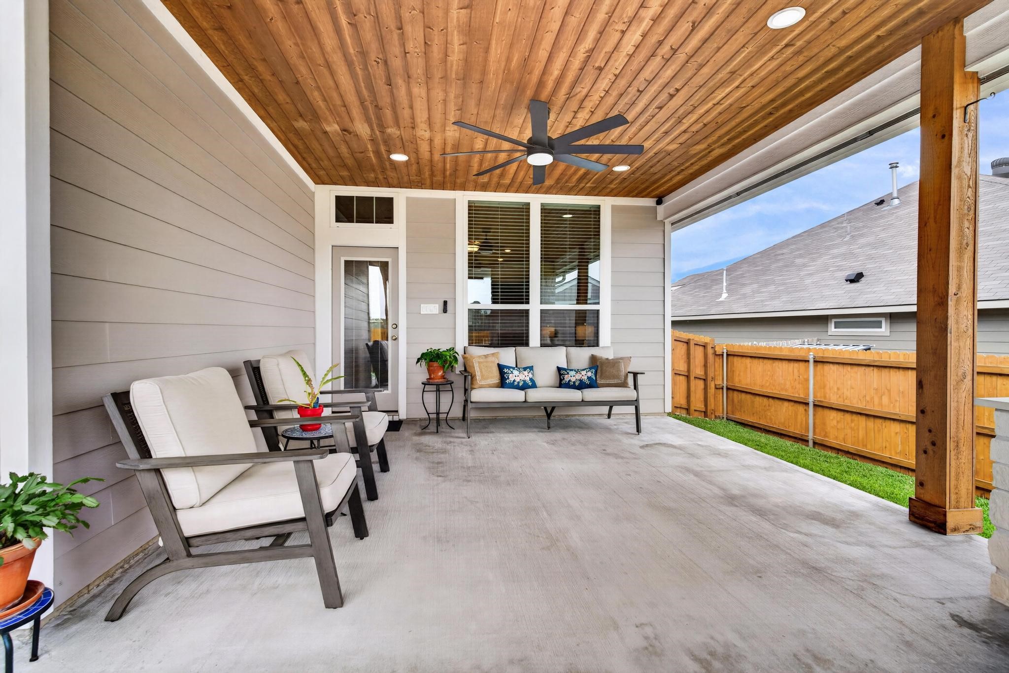 136 Worley Way Property Photo 34