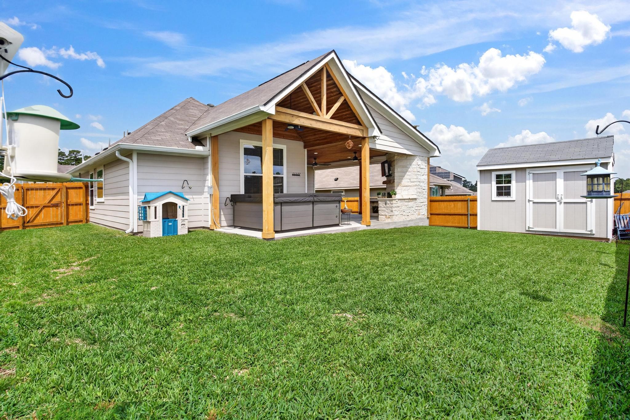 136 Worley Way Property Photo 35