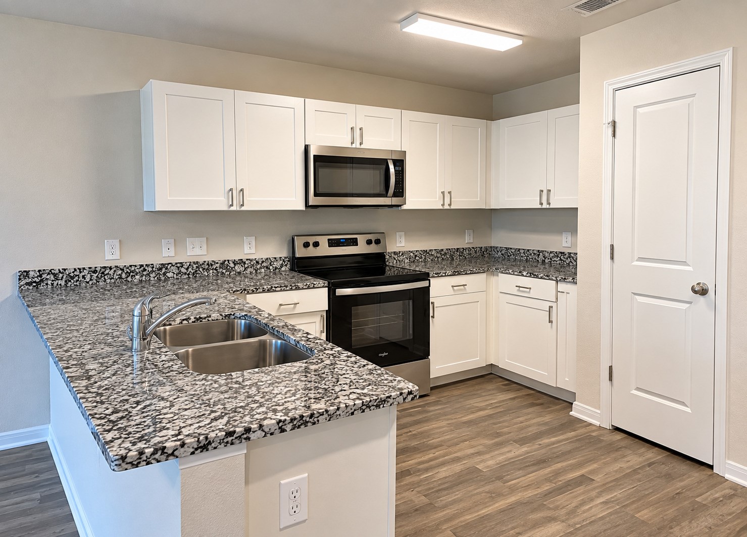 15690 Briar Forest Drive Property Photo 6