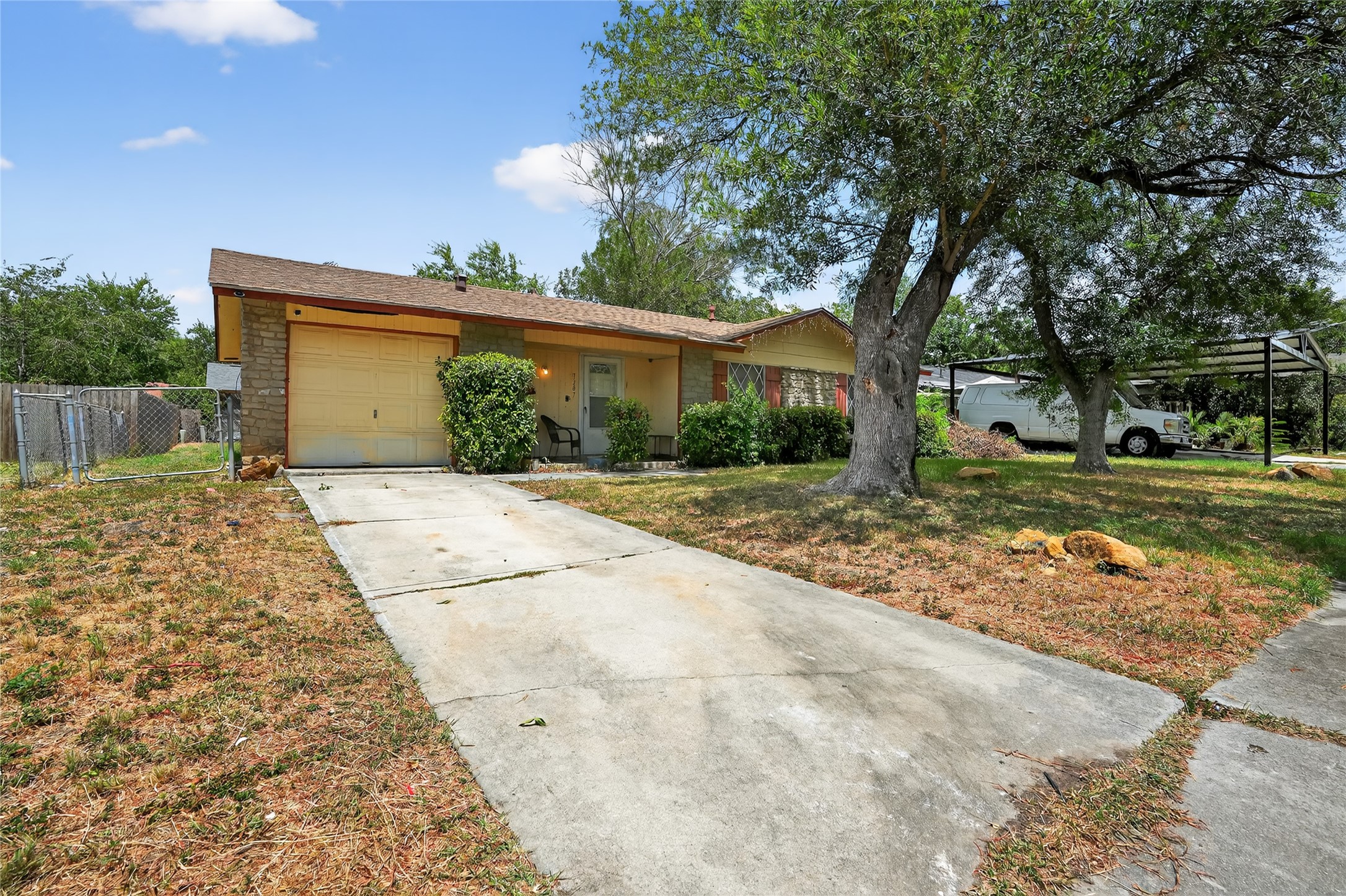 7207 Glen Point Property Photo 2