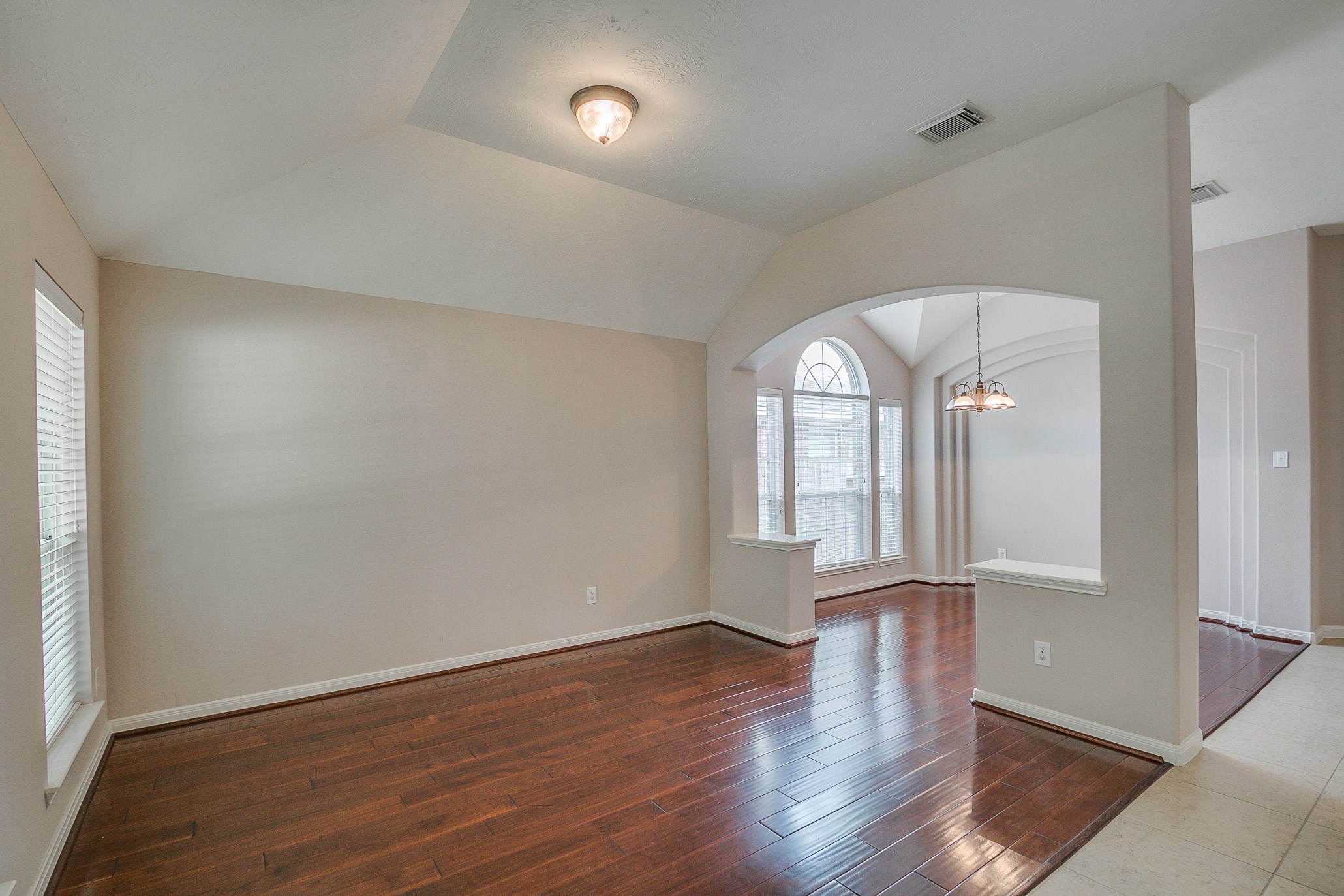 10914 Tattershall Lane Property Photo 3