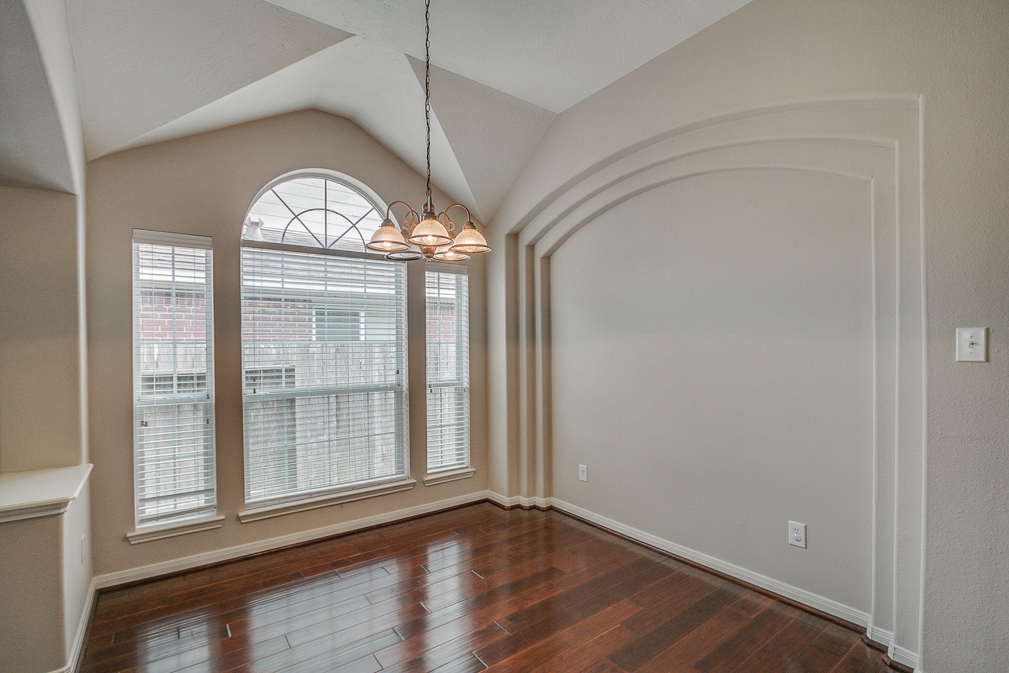 10914 Tattershall Lane Property Photo 4
