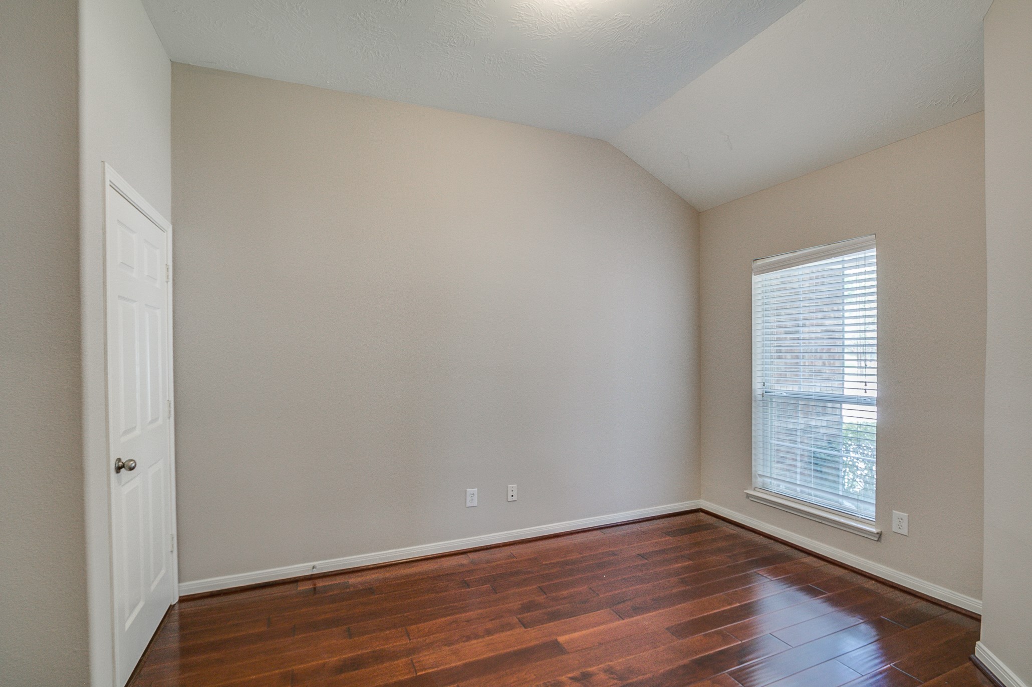 10914 Tattershall Lane Property Photo 7