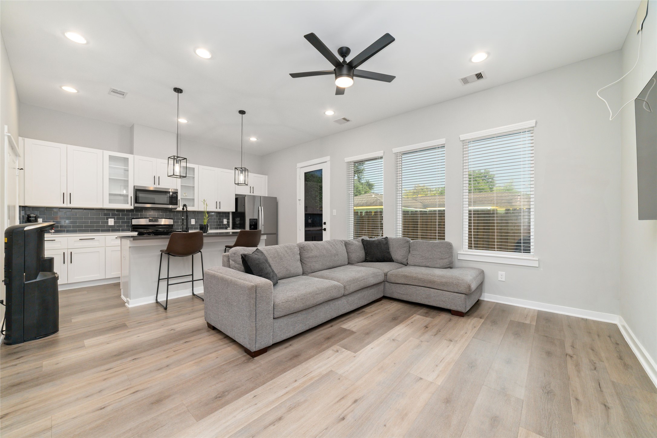 6722 Parker Grove Lane Property Photo 4