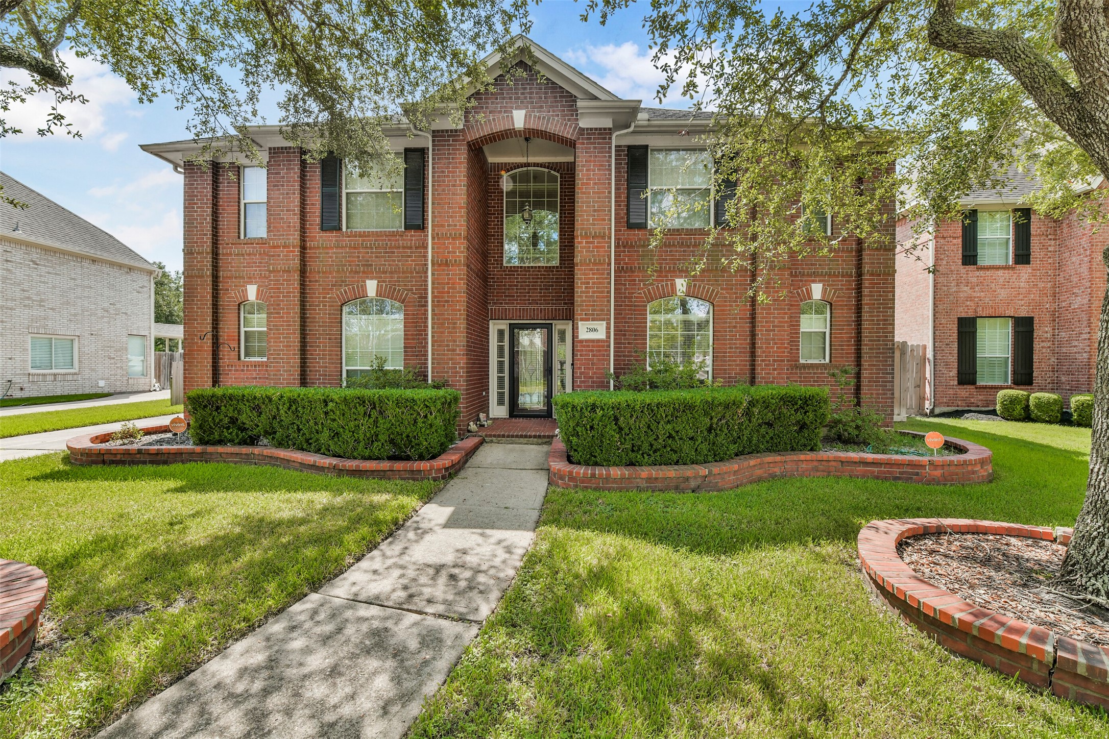2806 Capecrest Drive Property Photo 1