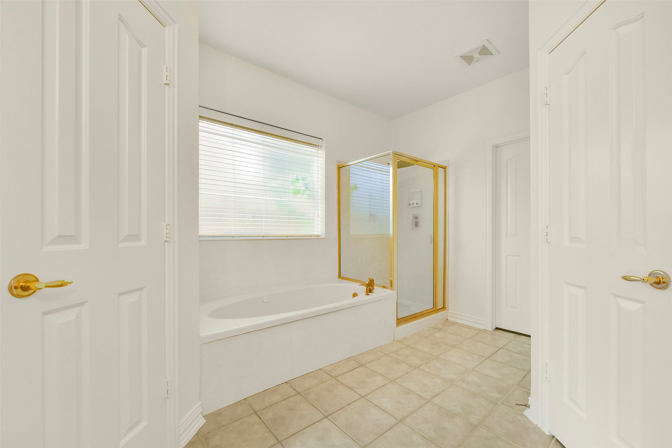 2806 Capecrest Drive Property Photo 13