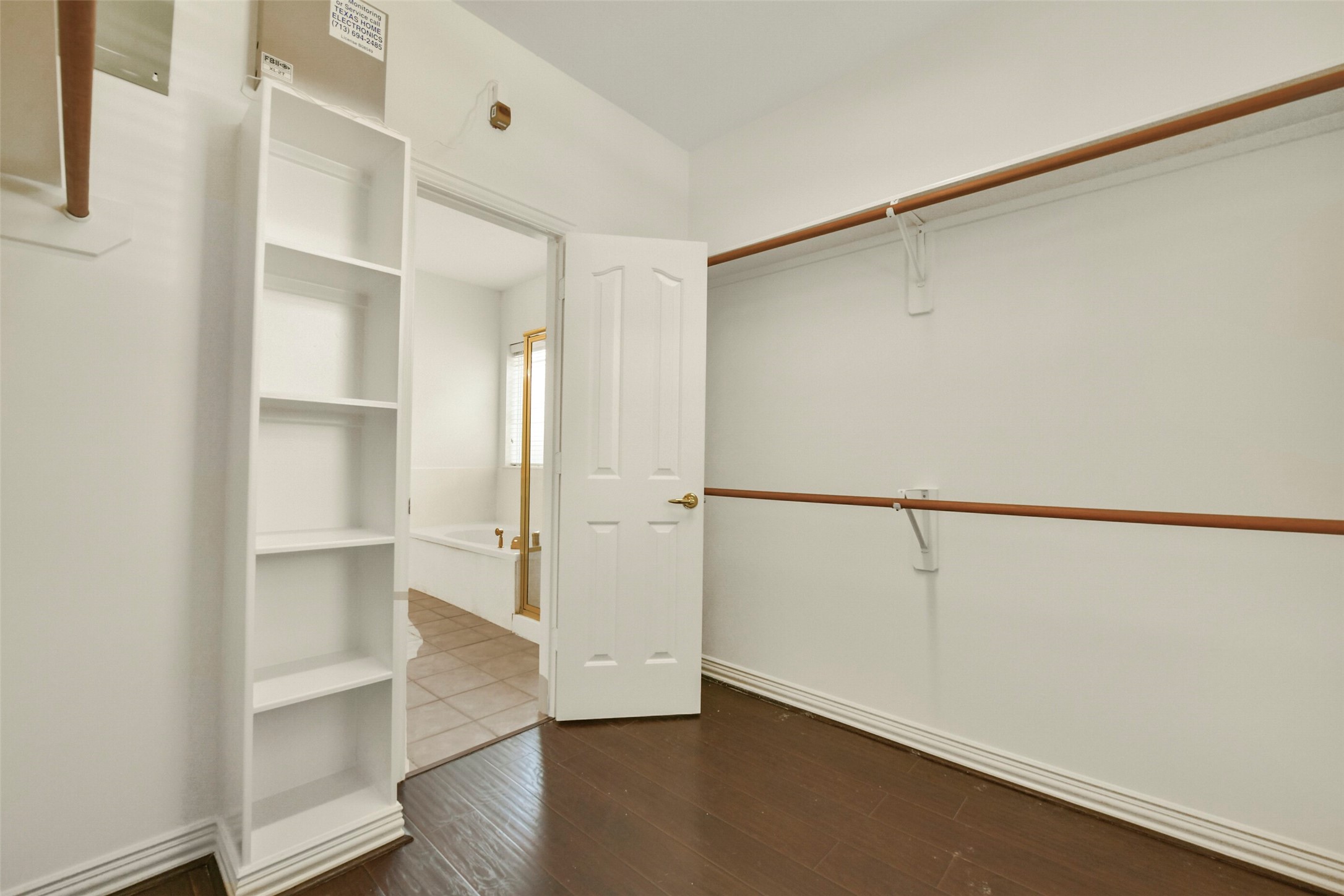 2806 Capecrest Drive Property Photo 15