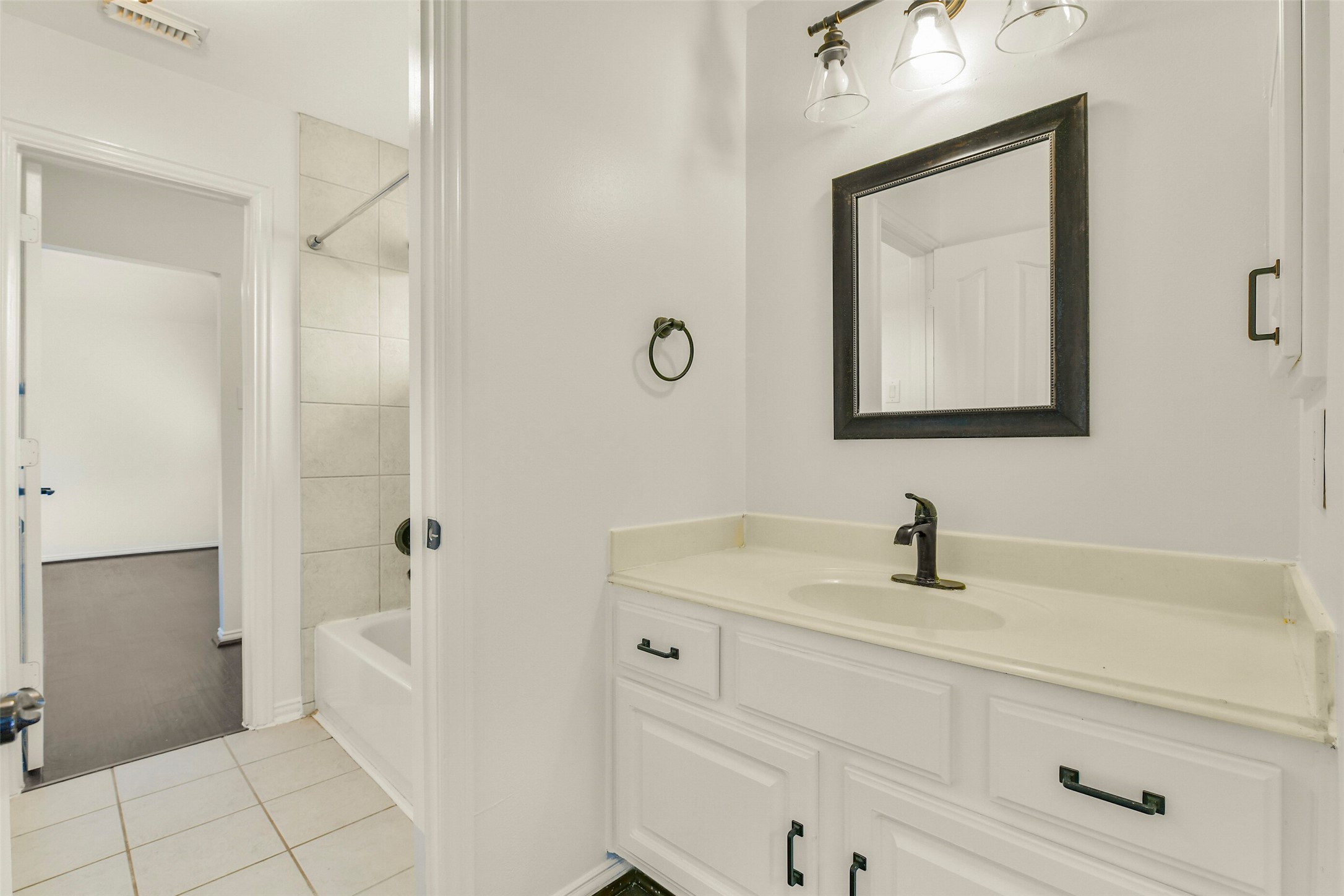2806 Capecrest Drive Property Photo 20