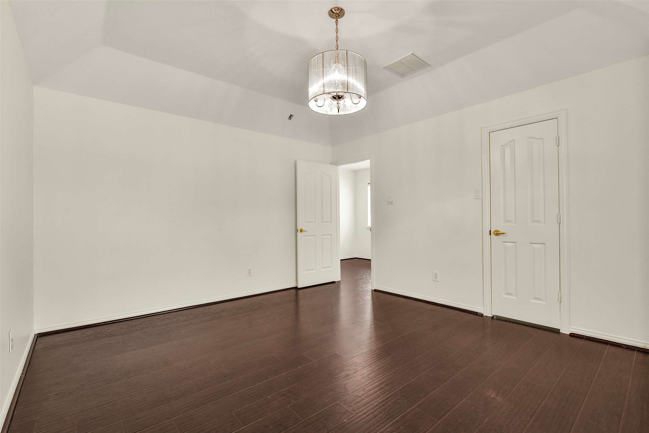 2806 Capecrest Drive Property Photo 21