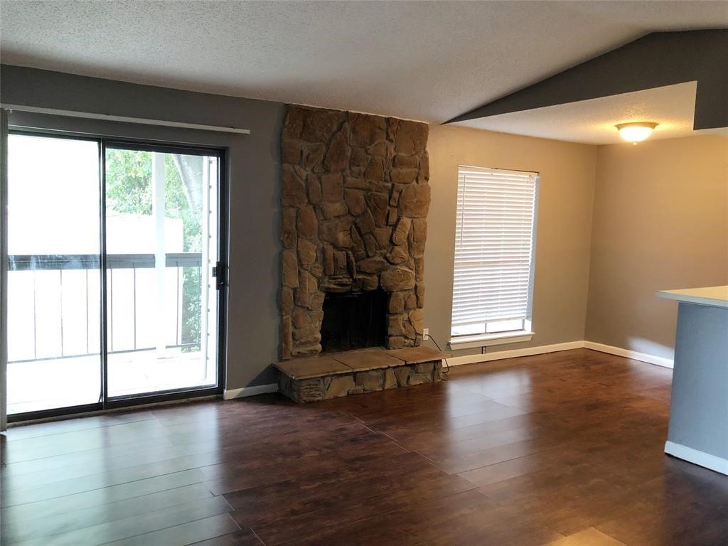 17331 Red Oak Drive 32 Property Photo 2