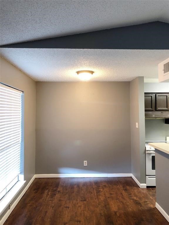17331 Red Oak Drive 32 Property Photo 3
