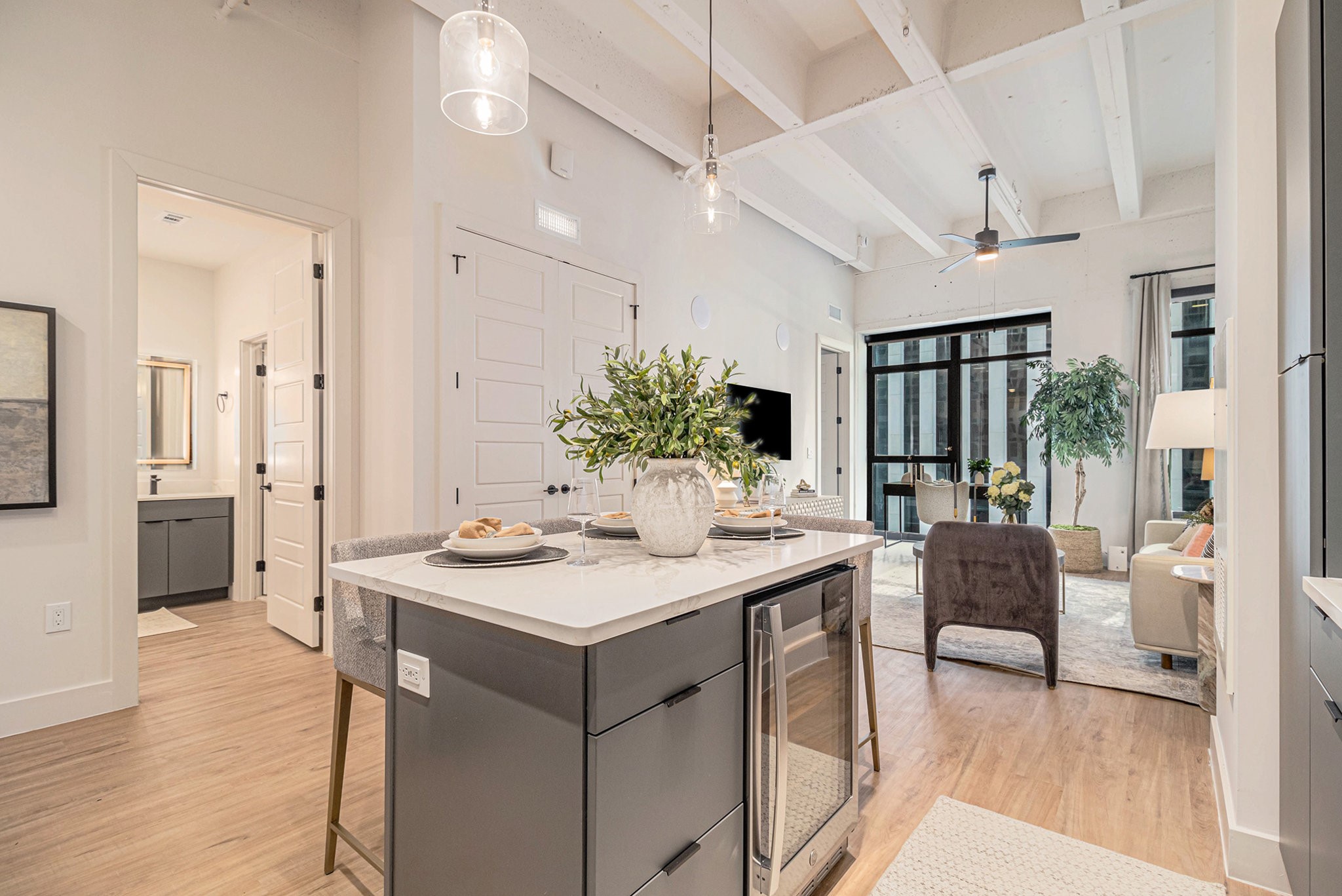 1801 Smith Street 1601 Property Photo 3